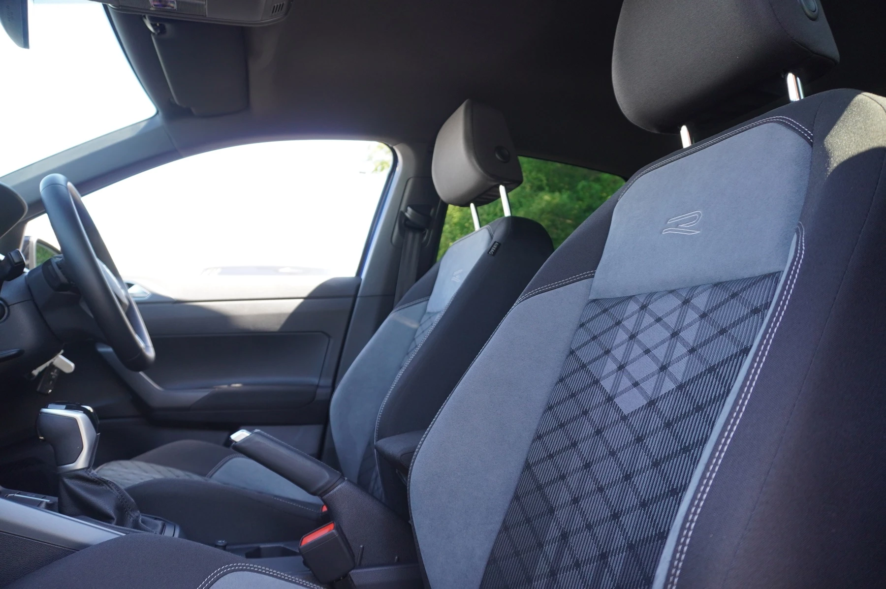 Volkswagen-Polo-image-8