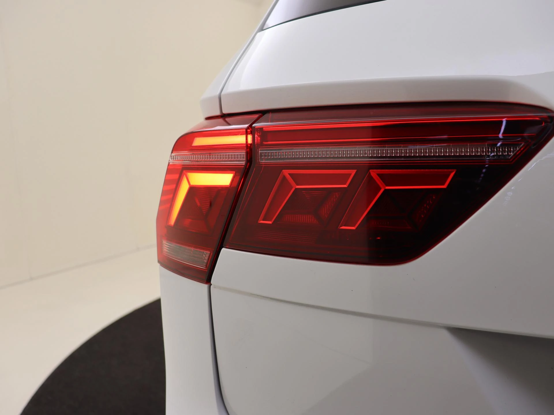 Volkswagen Tiguan 1.4 TSI eHybrid Elegance