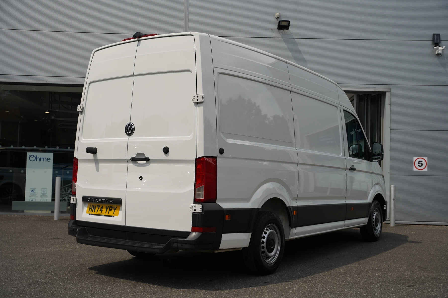 Volkswagen-Crafter-image-12