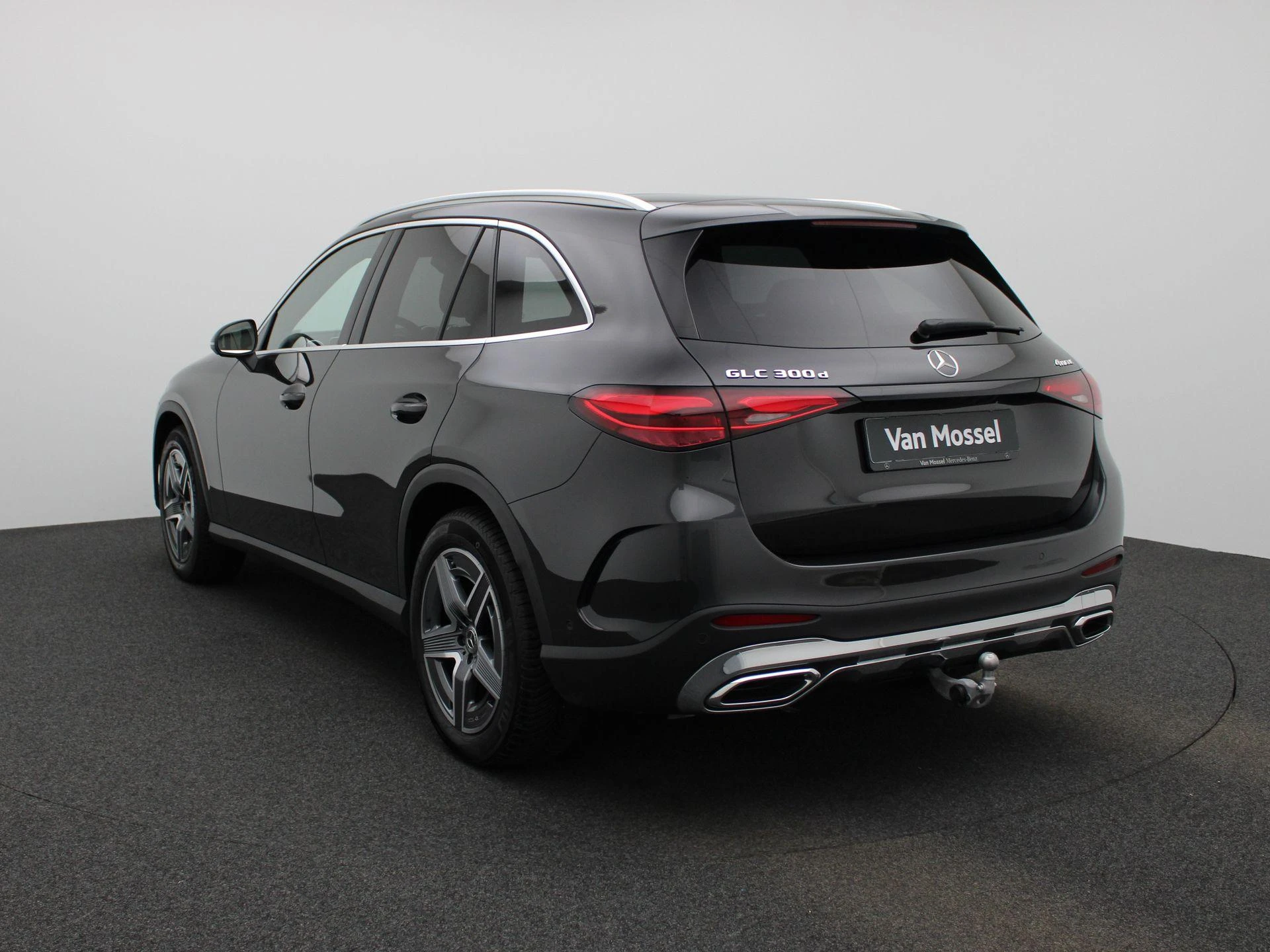 Mercedes-Benz-GLC-image-1
