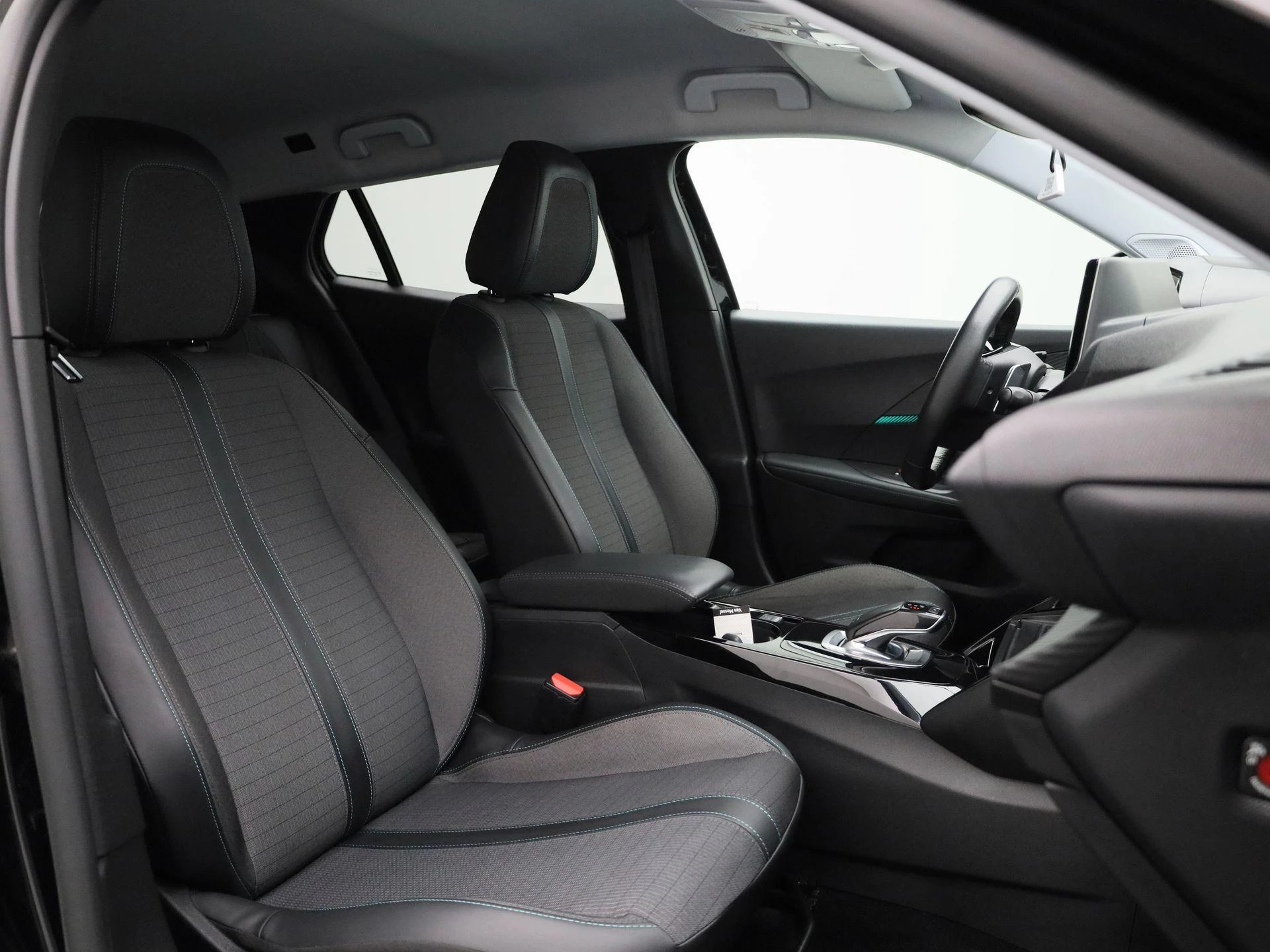 Peugeot 2008 1.5 BlueHDi 96kW S&S EAT8 Allure