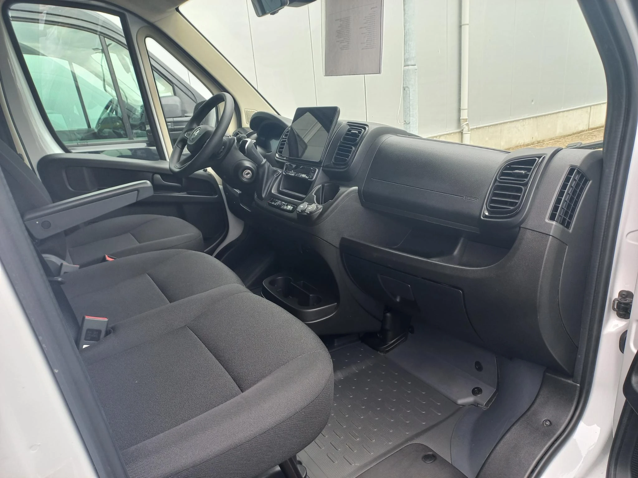 Opel-Movano-image-3
