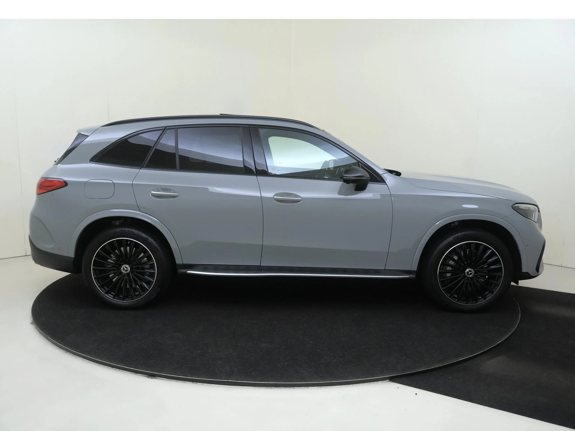 Mercedes-Benz-GLC-image-8
