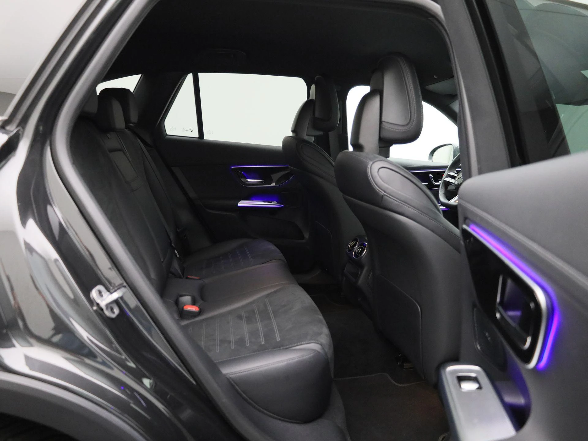 Mercedes-Benz-GLC-image-39