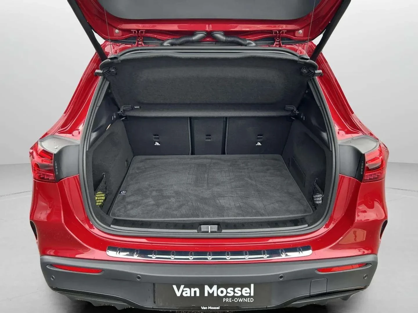 Mercedes-Benz-EQA-image-21