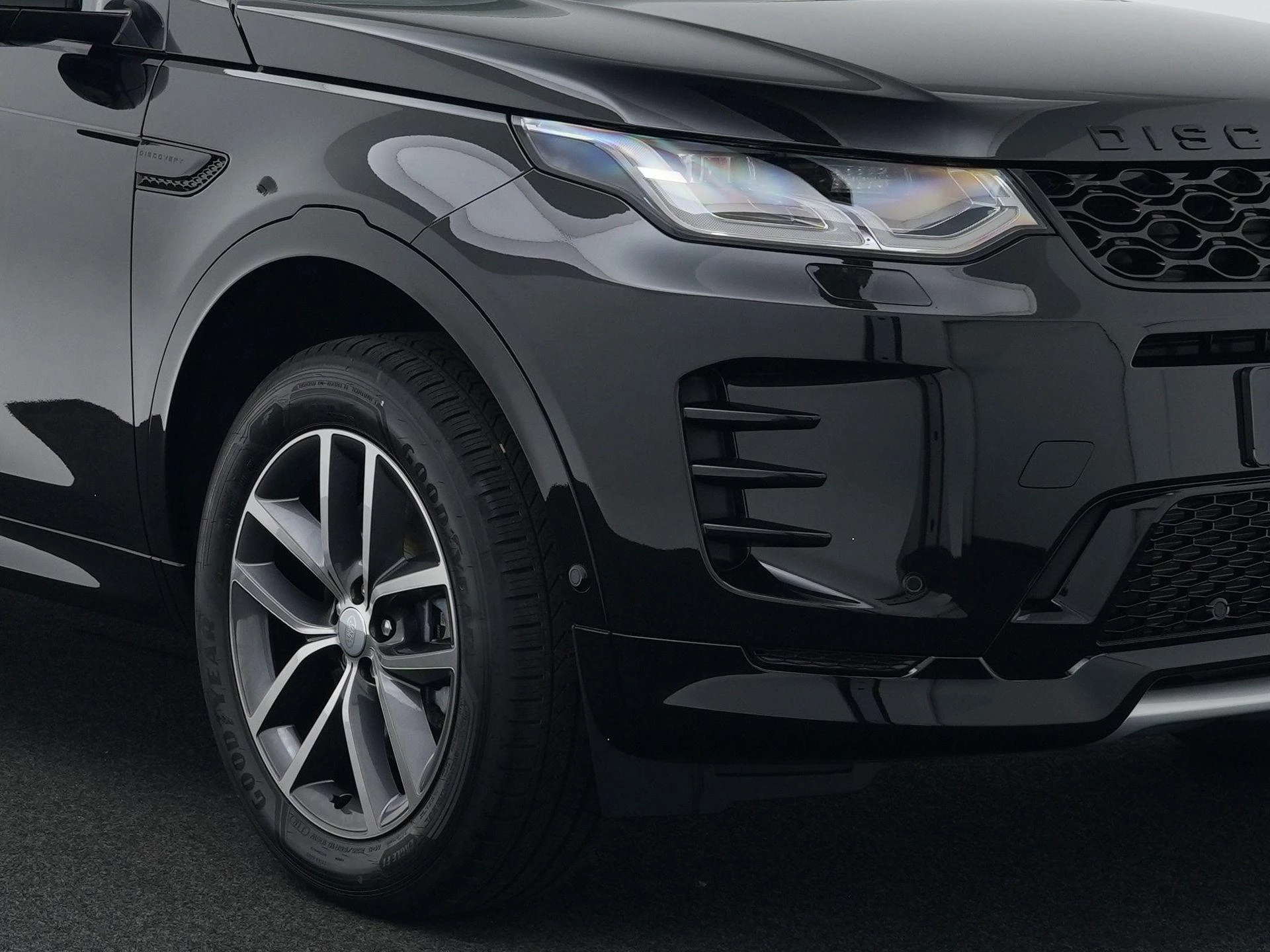 Land Rover-Discovery Sport-image-10