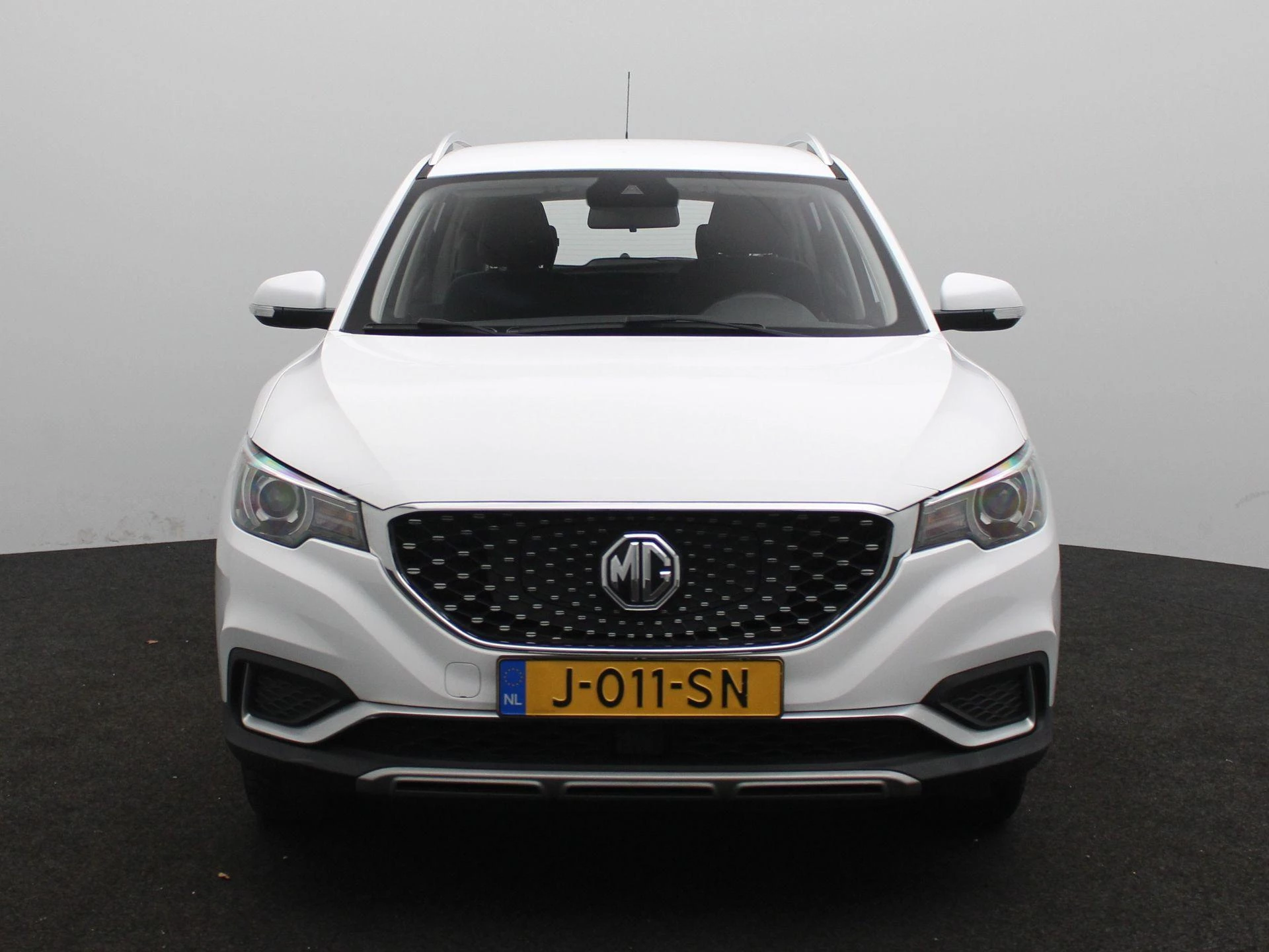 MG-ZS EV-image-2