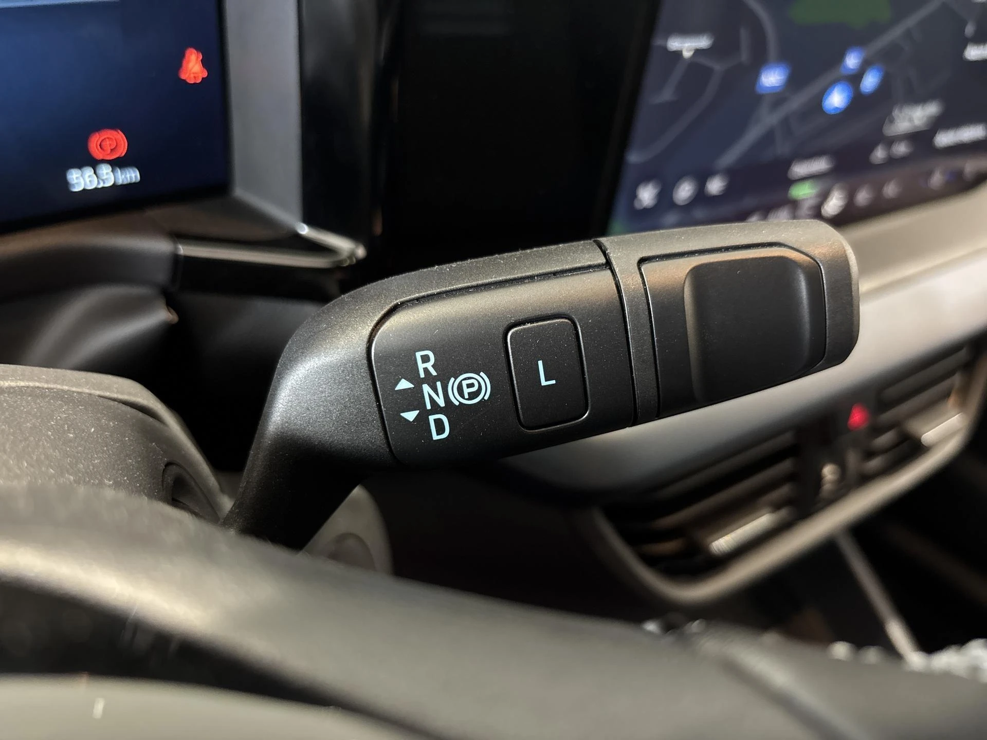 Ford-Tourneo Courier-image-14