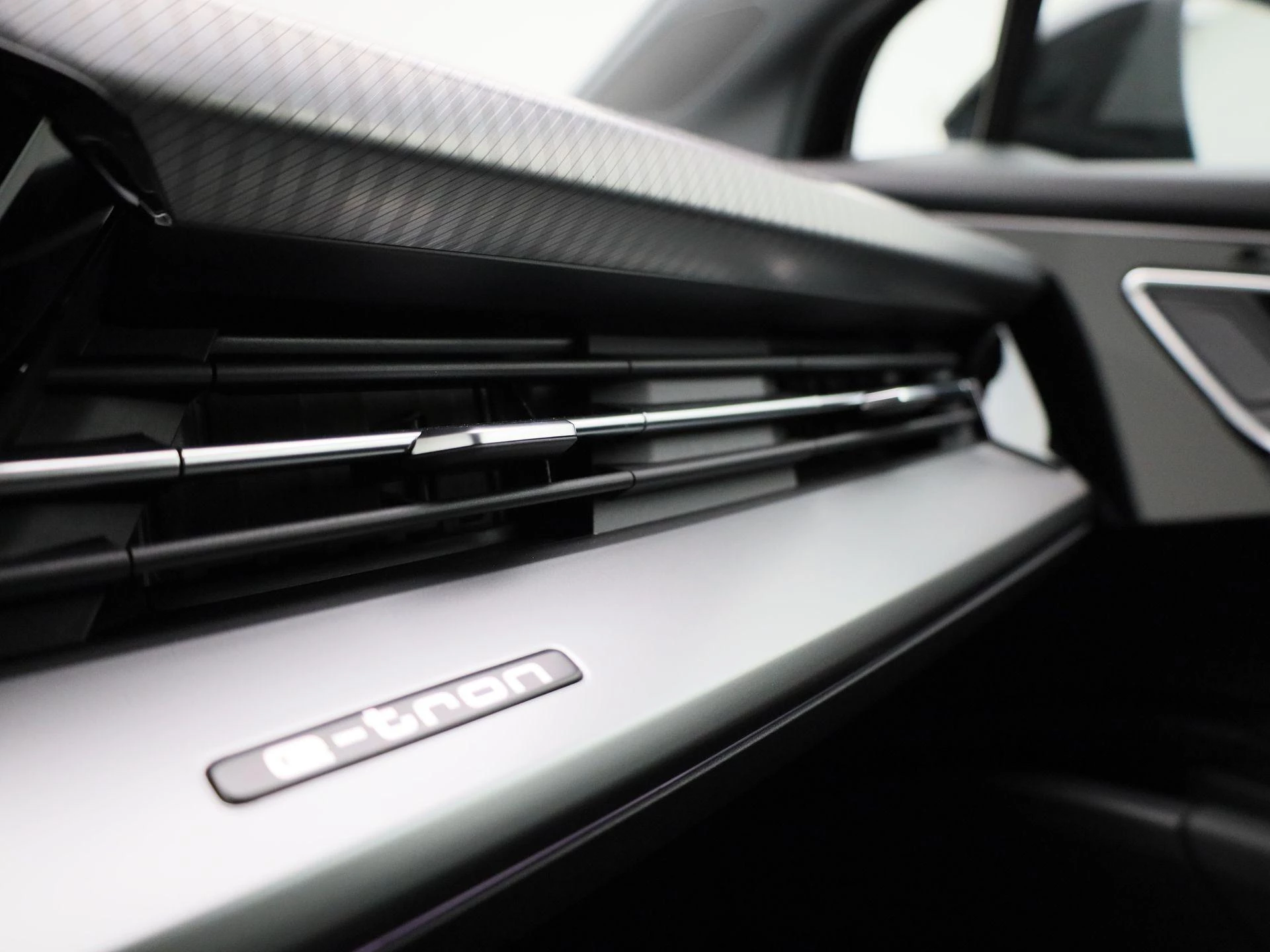 Audi-Q4 e-tron-image-28
