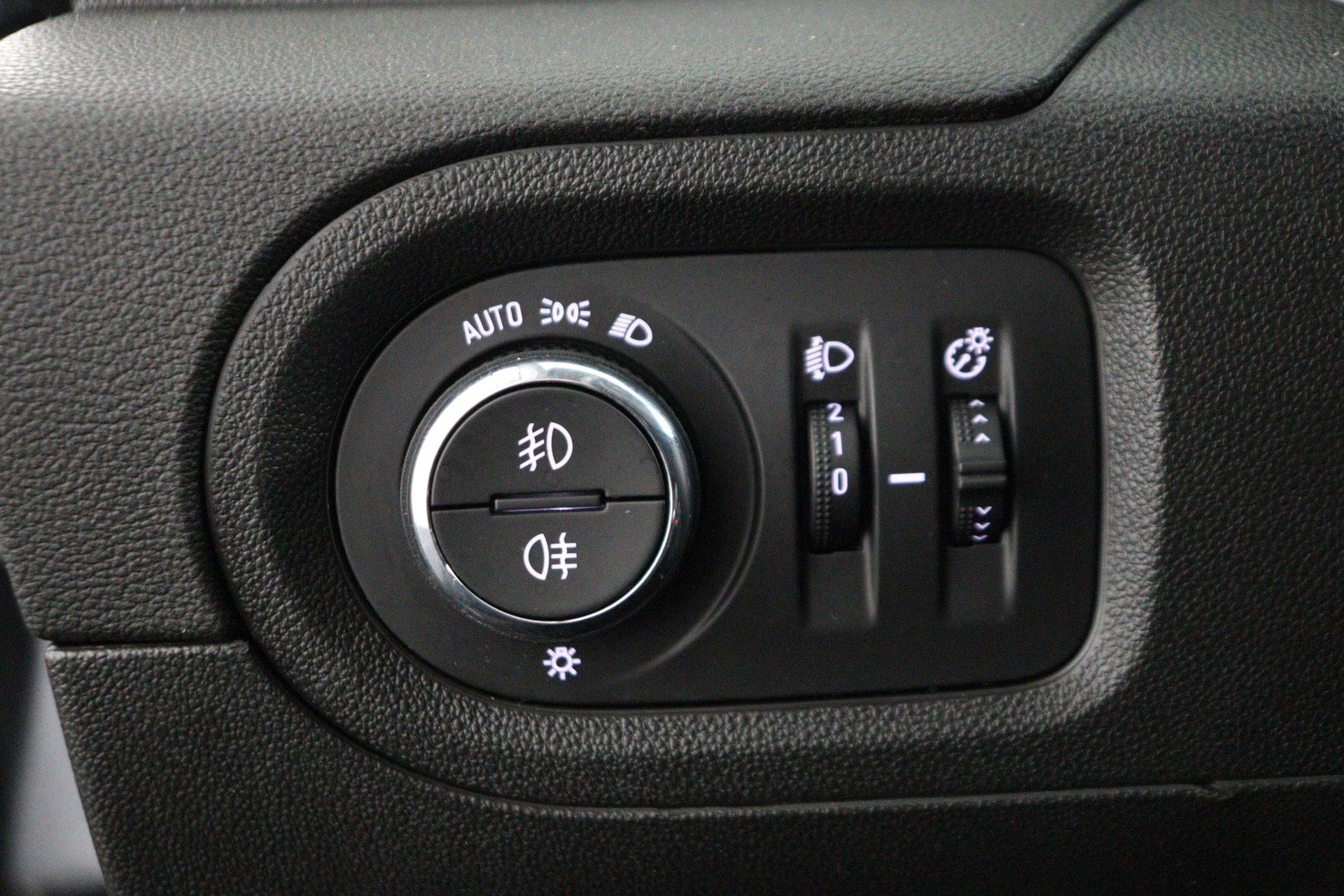 Opel-Grandland X-image-35
