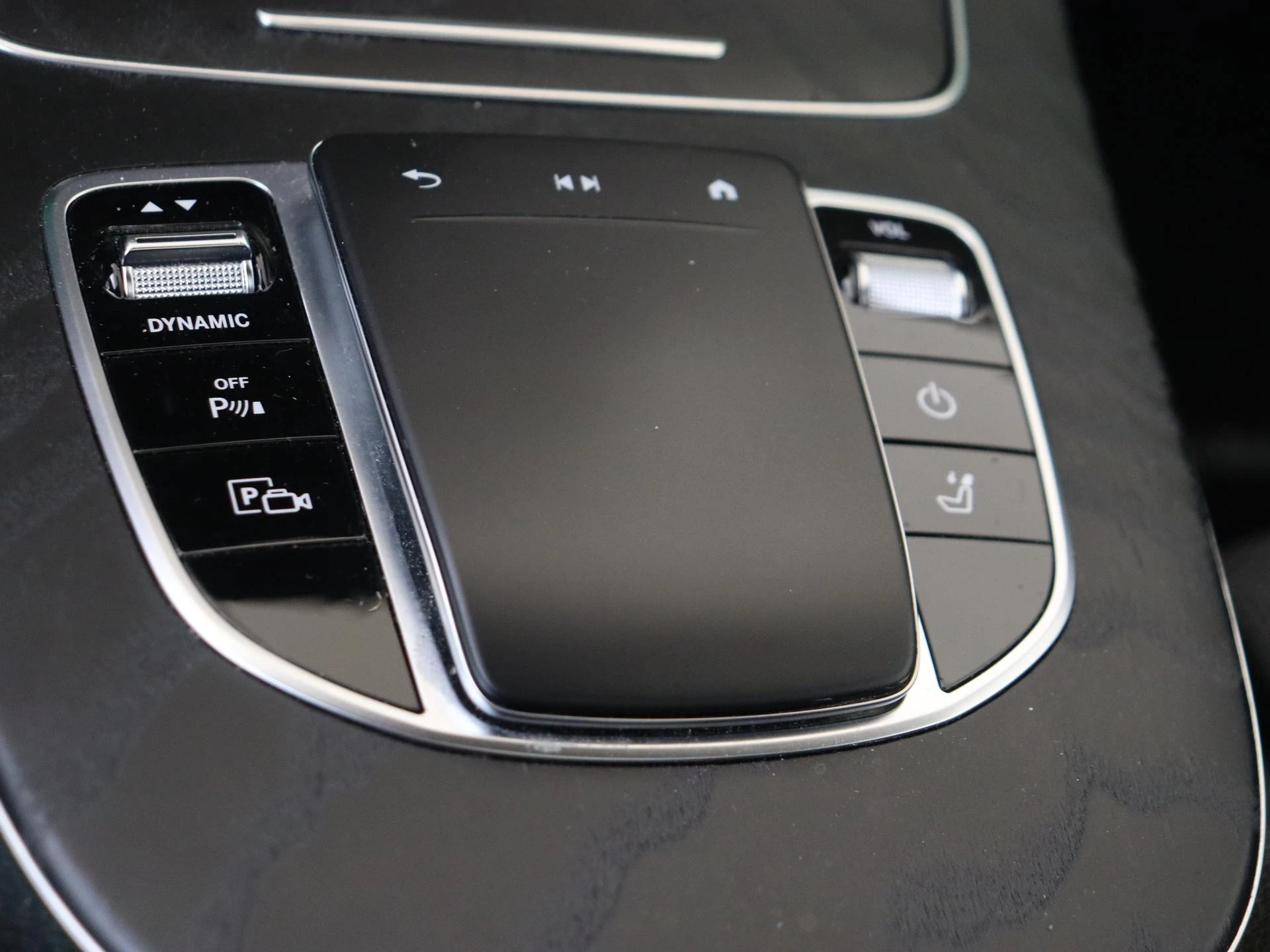 Mercedes-Benz-E-Klasse-image-19