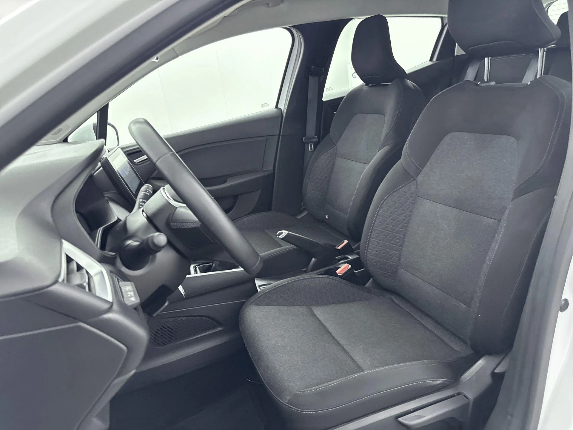 Renault-Clio-image-23