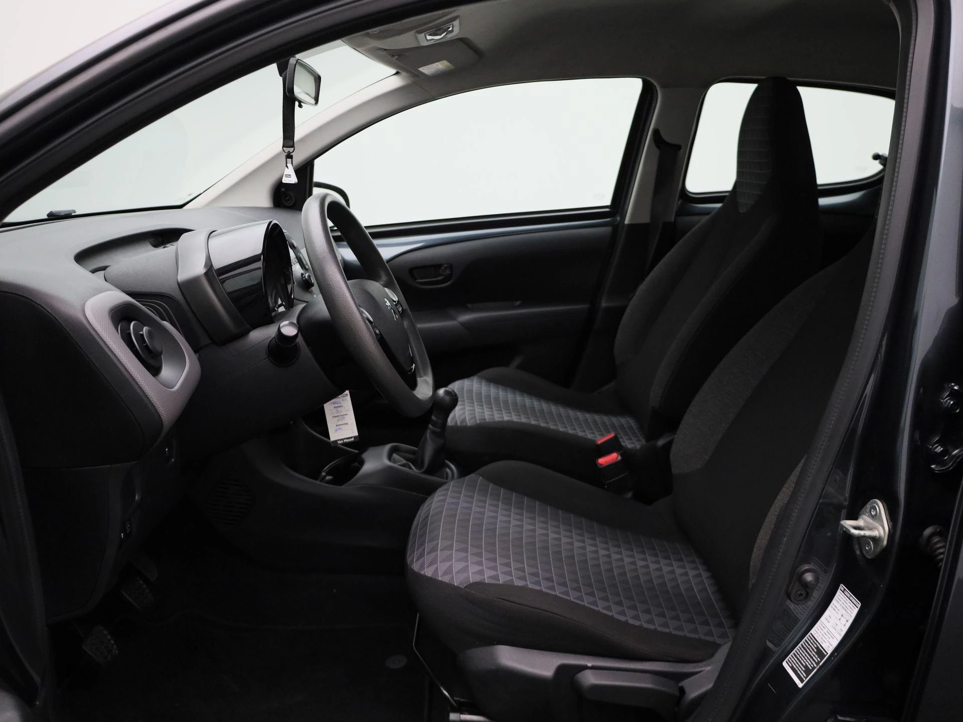 Peugeot-108-image-8
