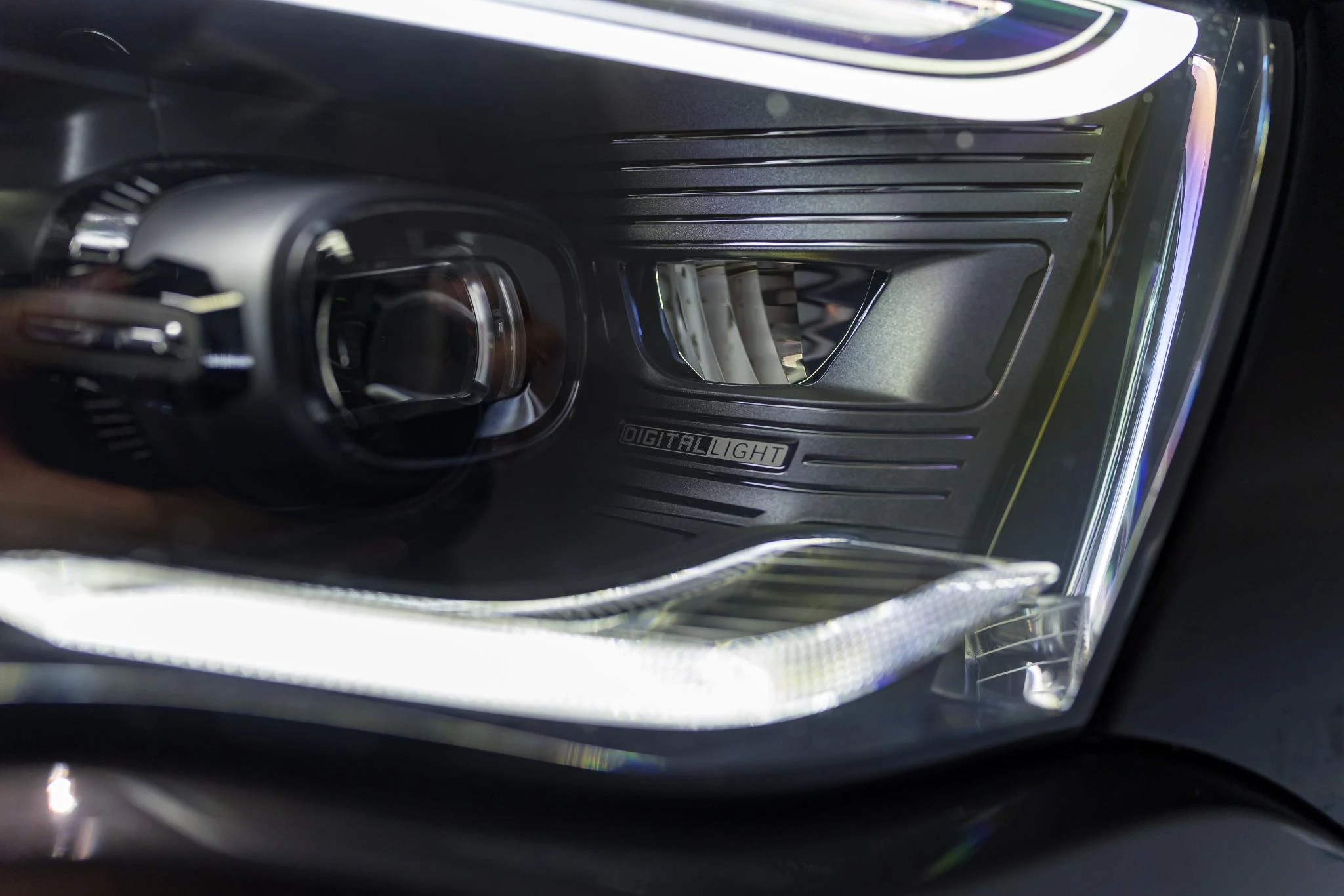 Mercedes-Benz-E-Klasse-image-7