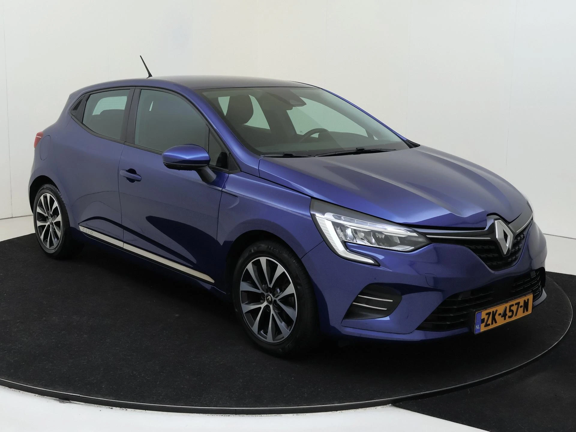 Renault-Clio-image-1