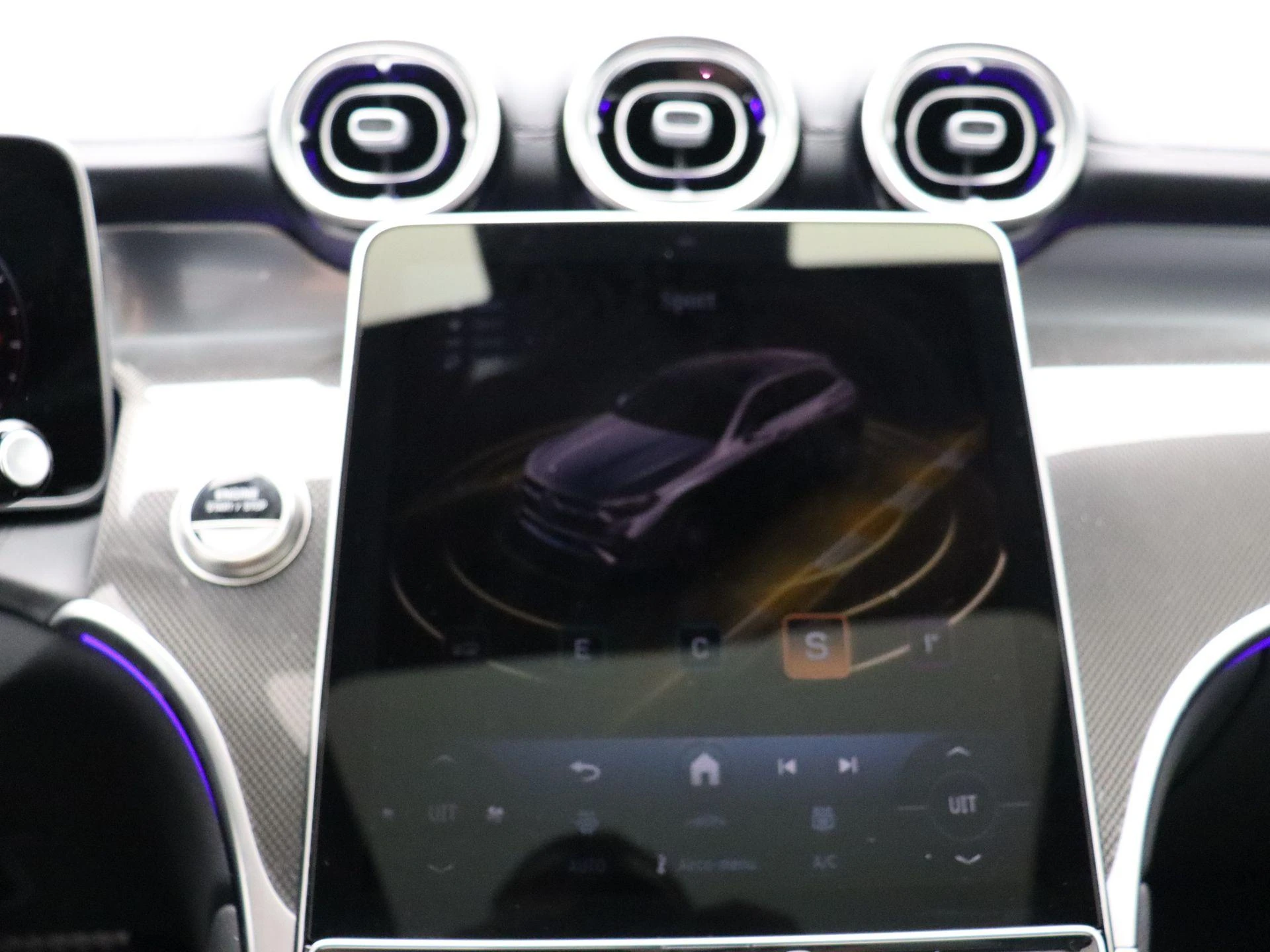 Mercedes-Benz-GLC-image-23
