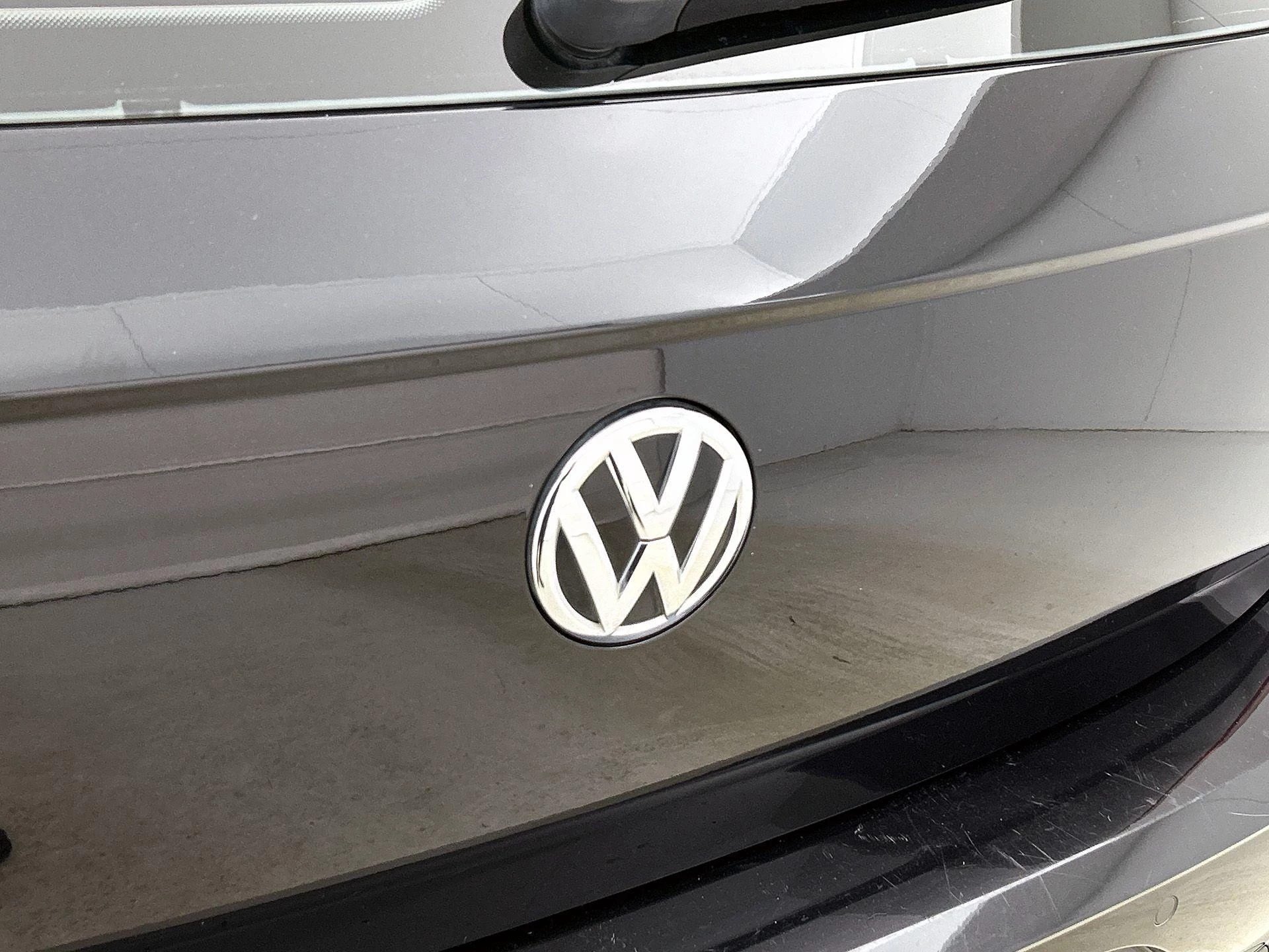 Volkswagen-Polo-image-12