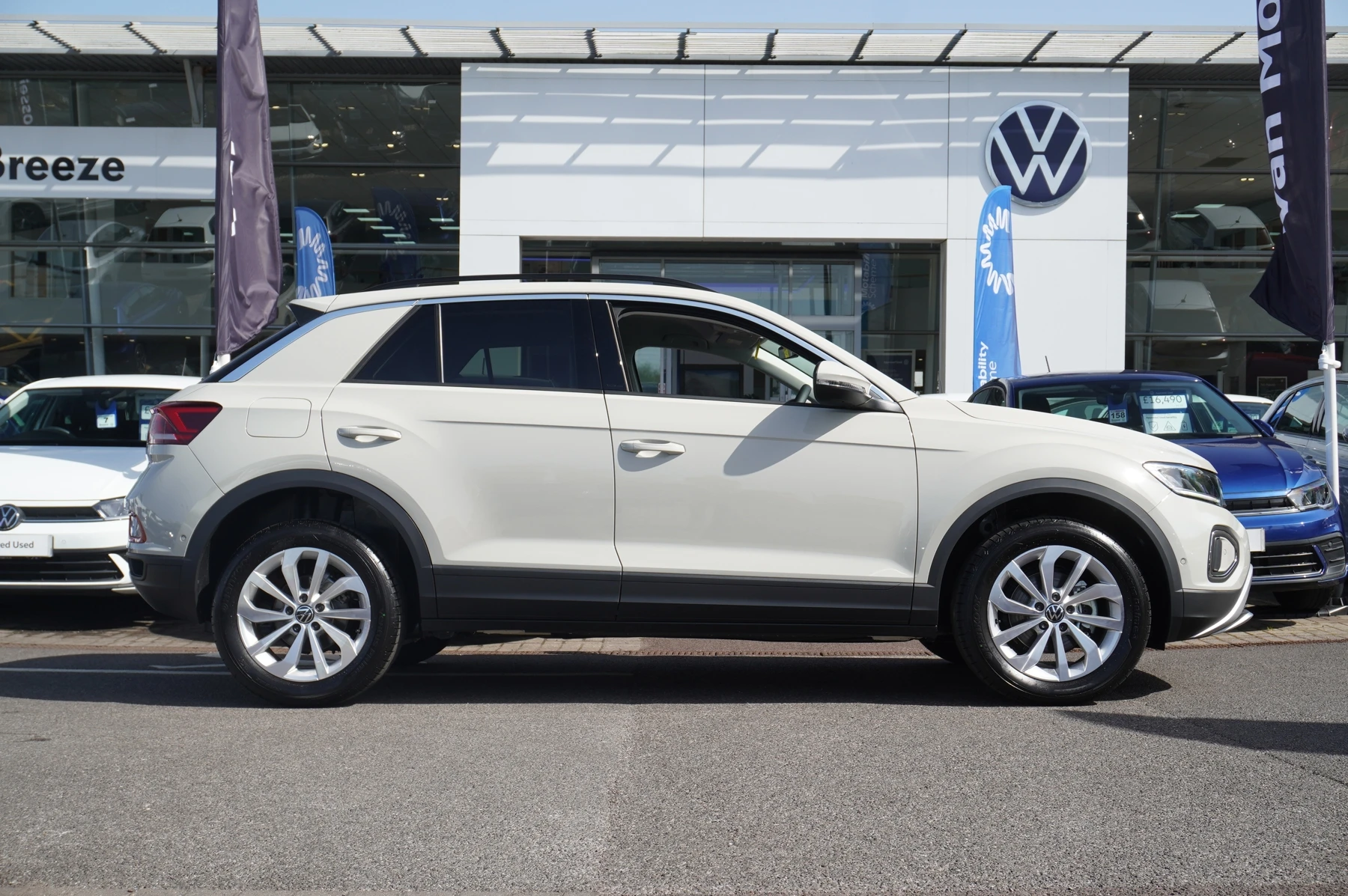 Volkswagen-T-Roc-image-3