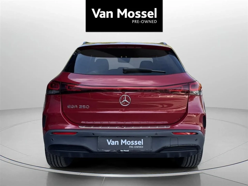 Mercedes-Benz-EQA-image-5
