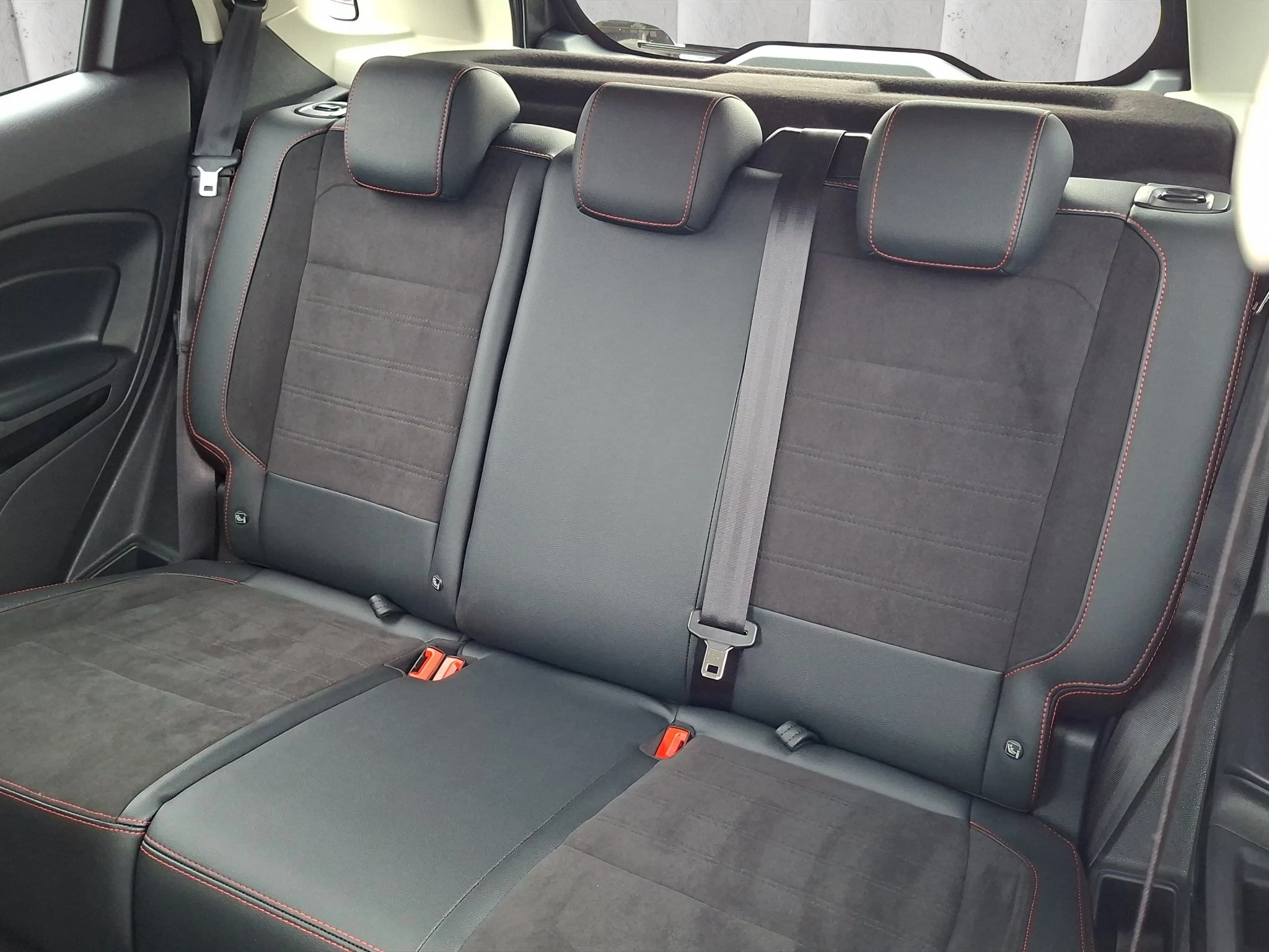 Ford EcoSport ST-Line 1.0 EB LED | GJR | RFK | SHZ | PDC | LMF | Navi | BT