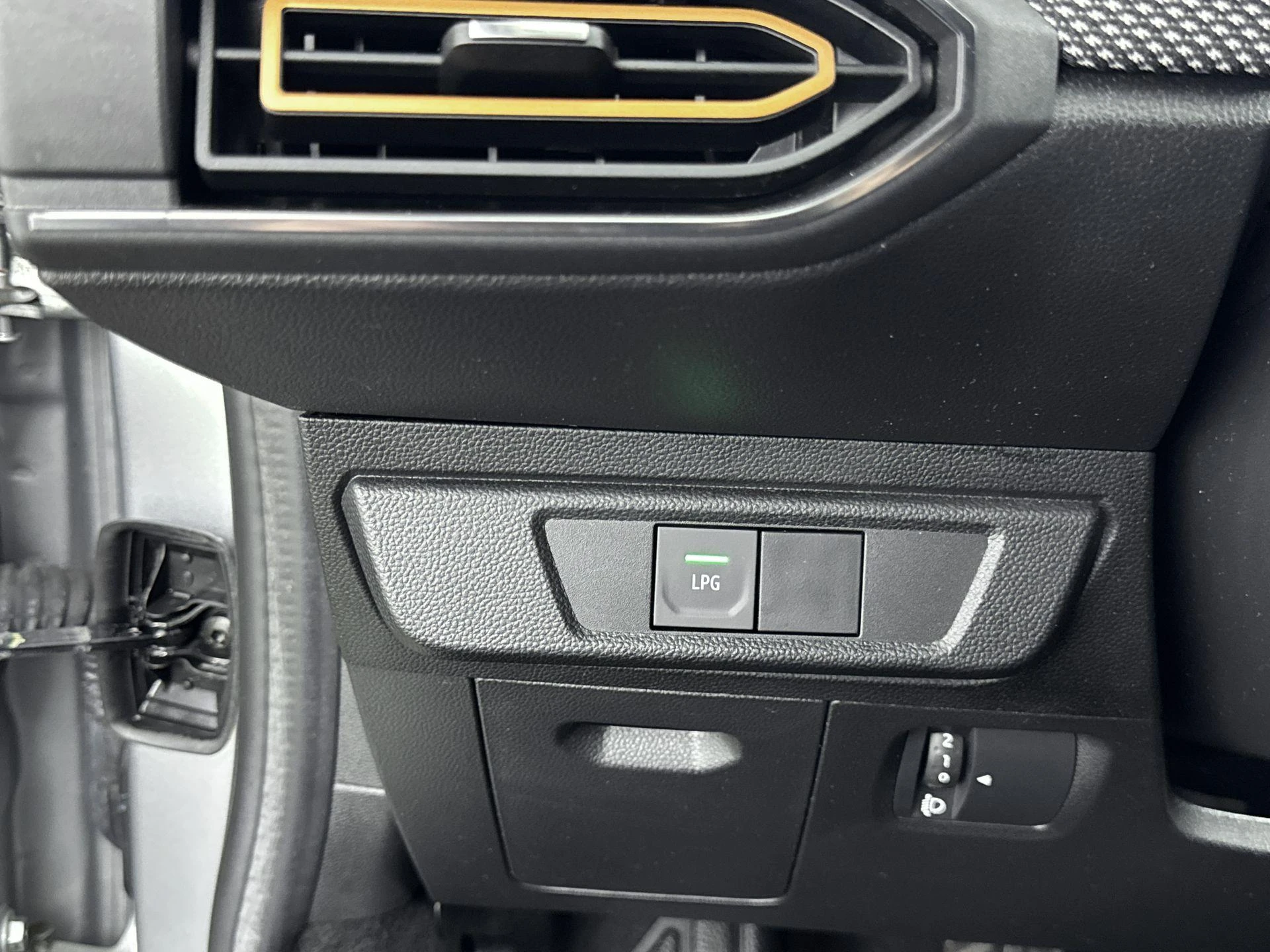Dacia-Sandero Stepway-image-14