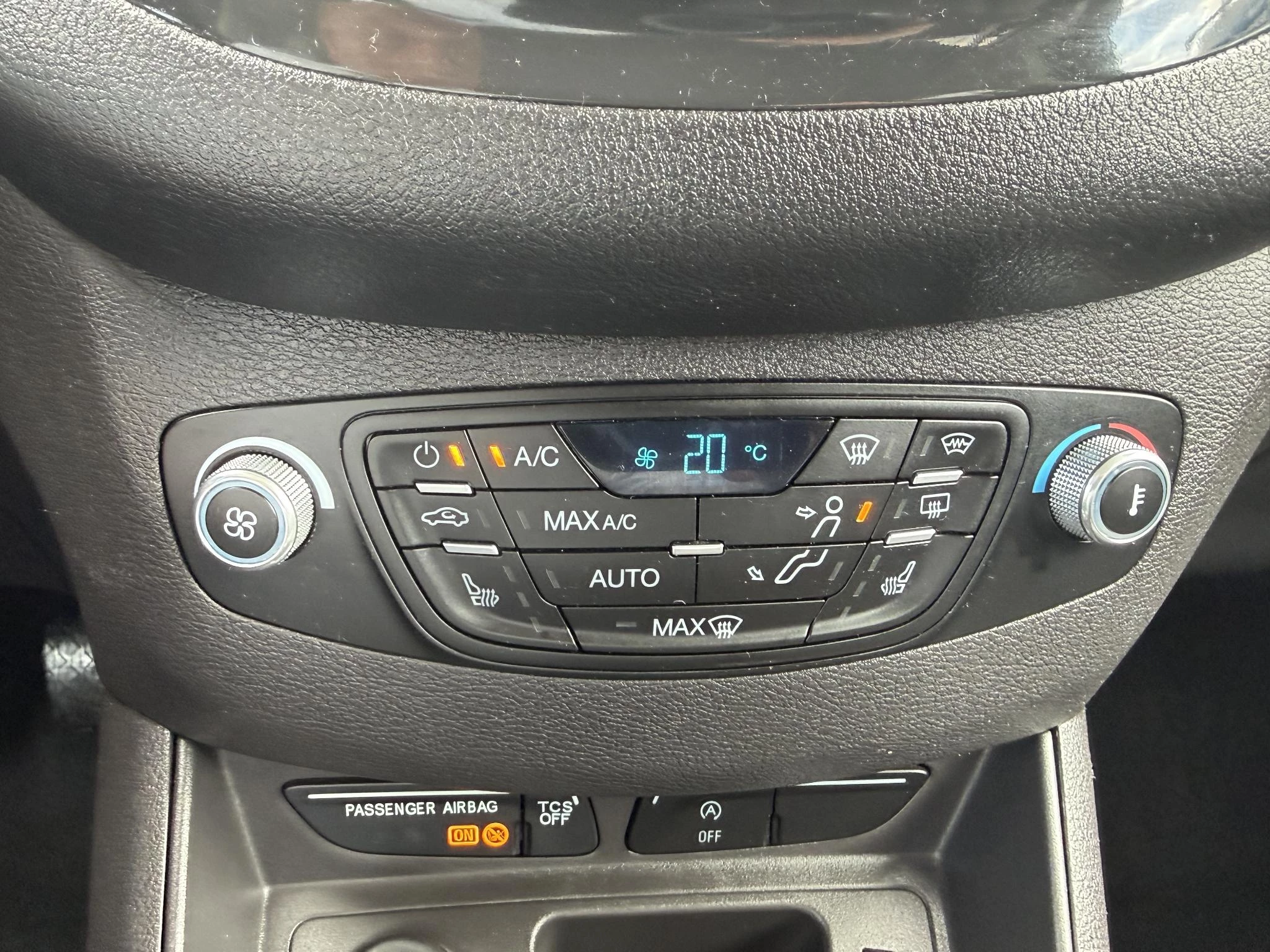 Ford Tourneo Courier 1.0 100pk Titanium