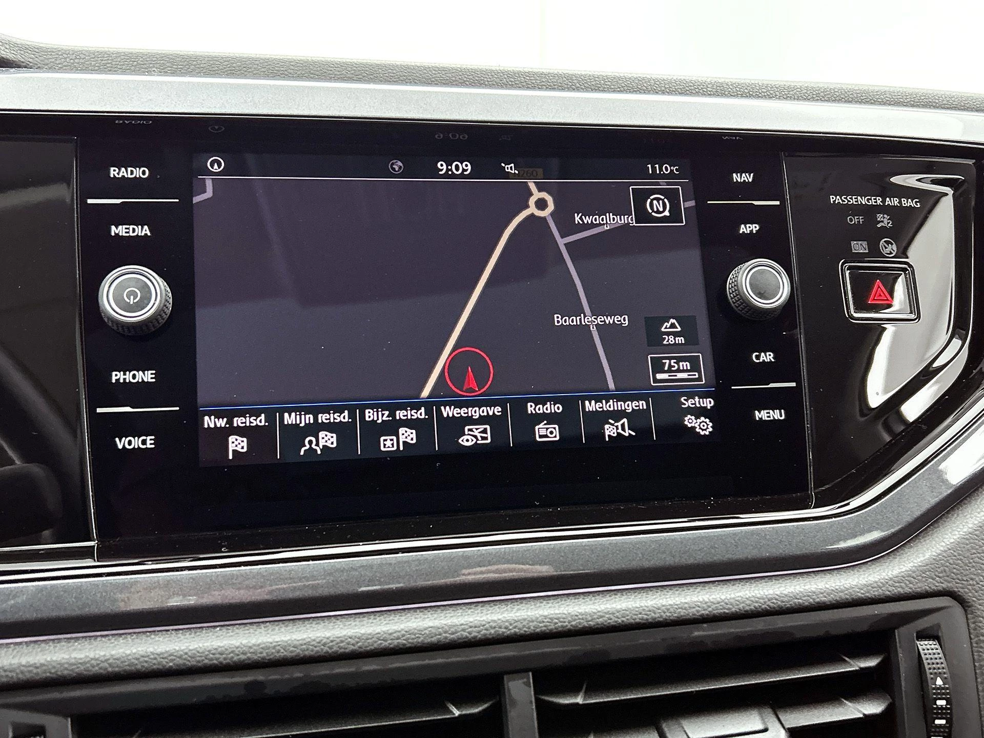 Volkswagen-Polo-image-6