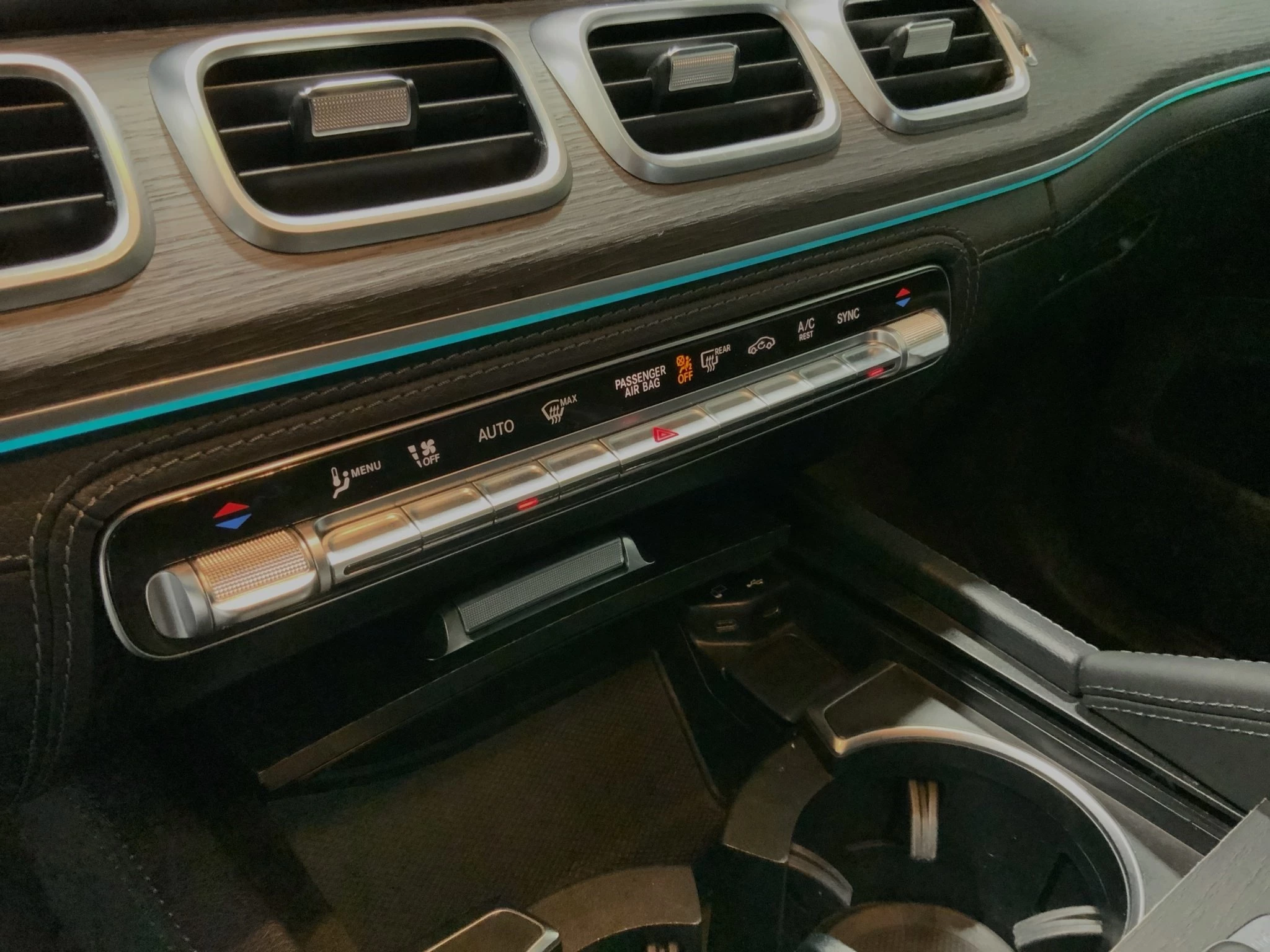 Mercedes-Benz-GLE-image-23