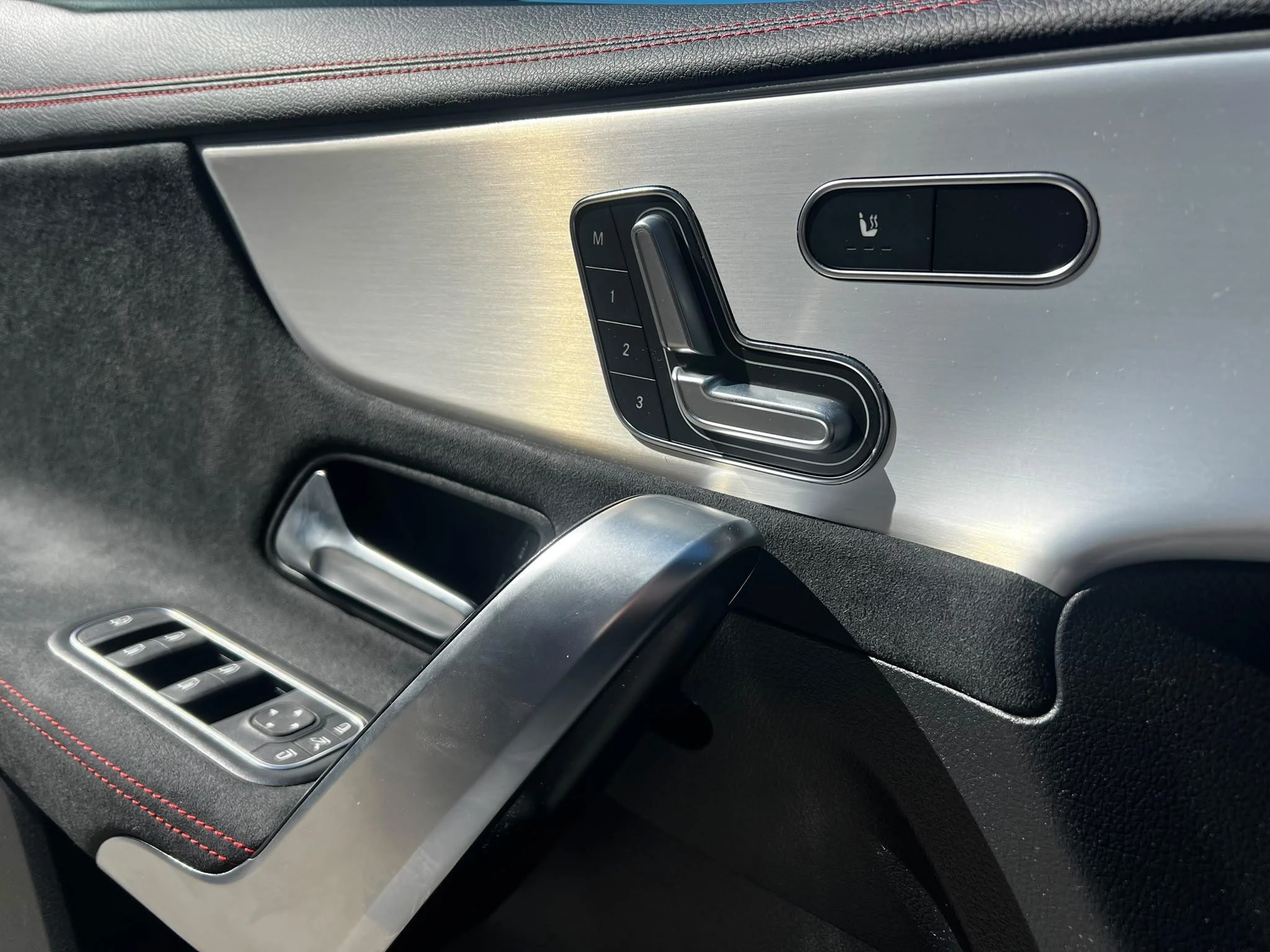 Mercedes-Benz-CLA-image-7