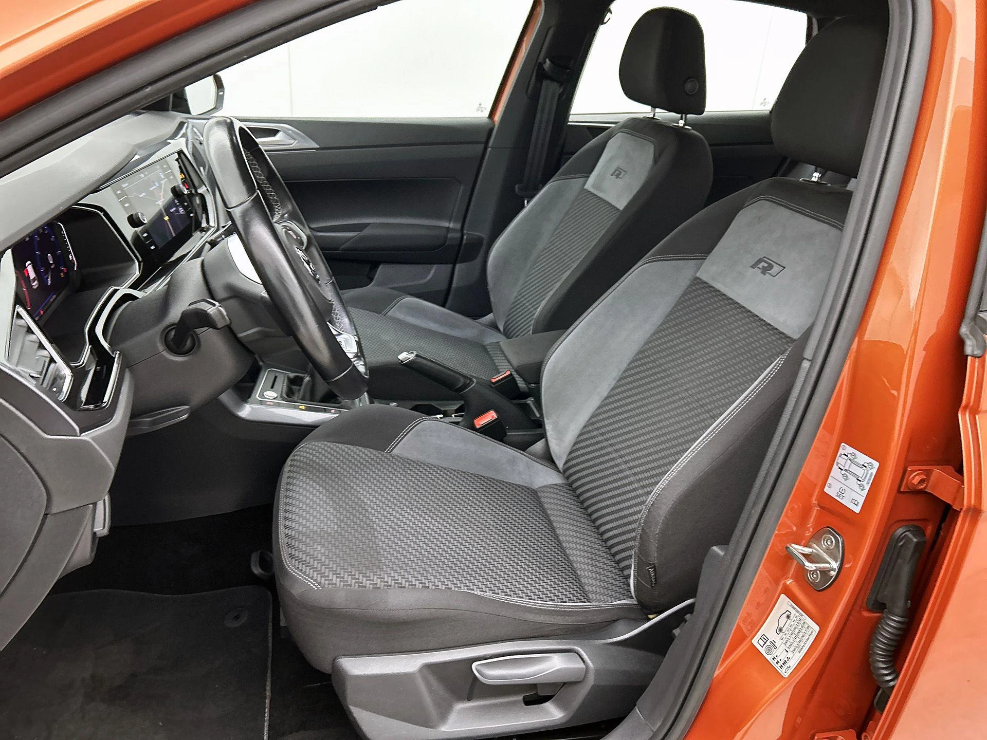 Volkswagen-Polo-image-43