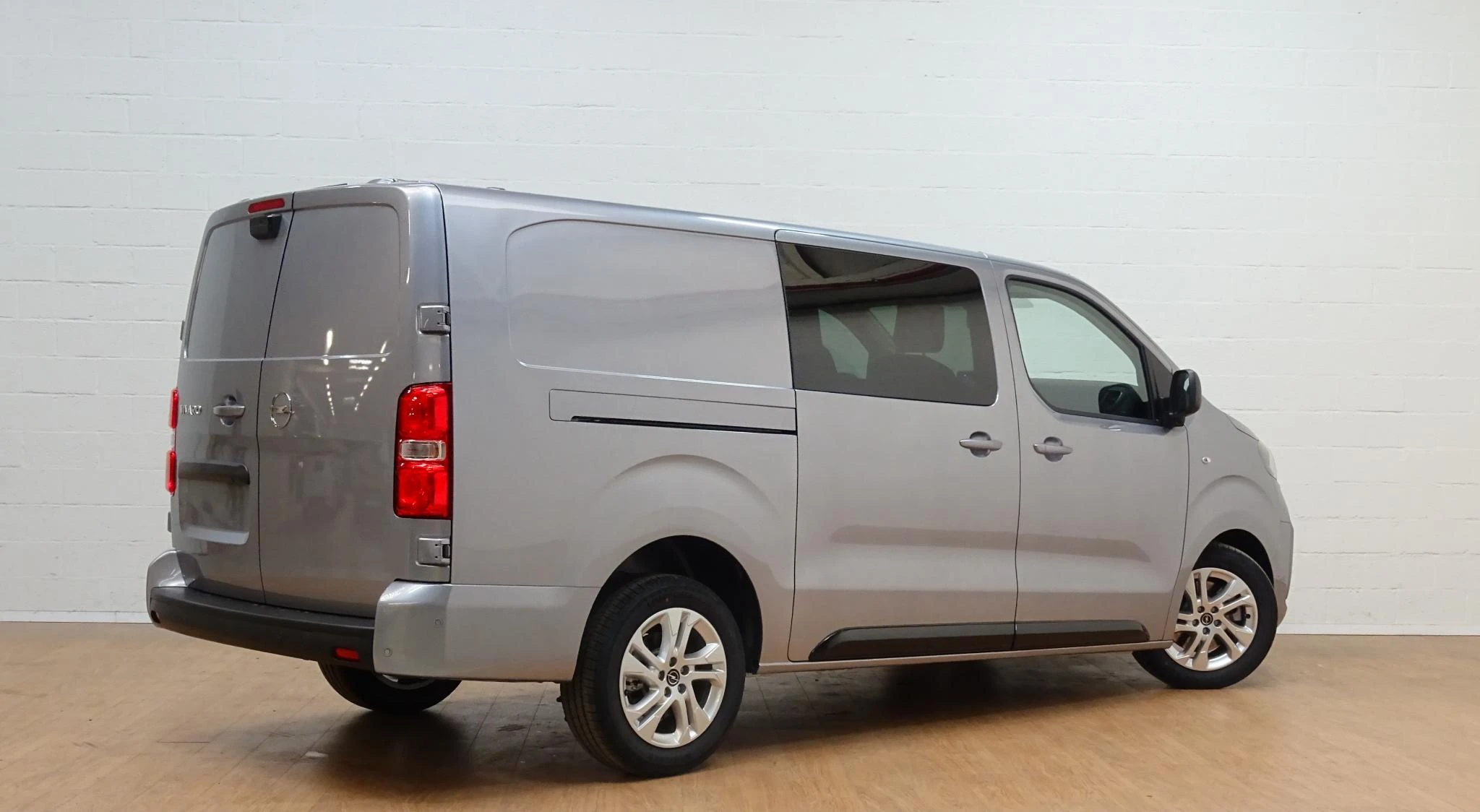 Opel-Vivaro-image-2