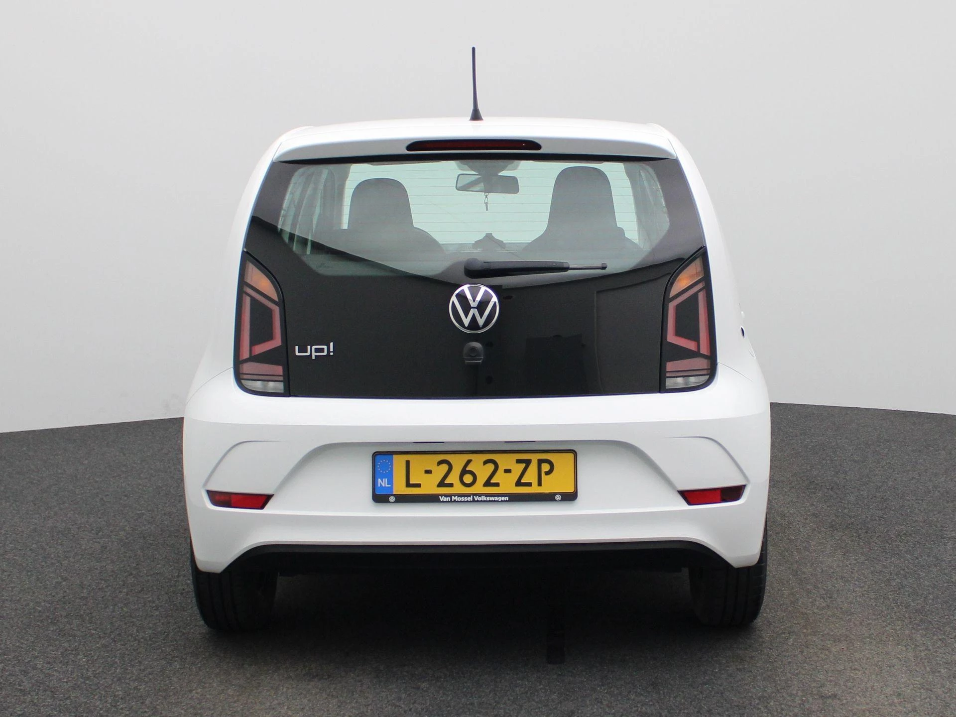 Volkswagen-up!-image-6