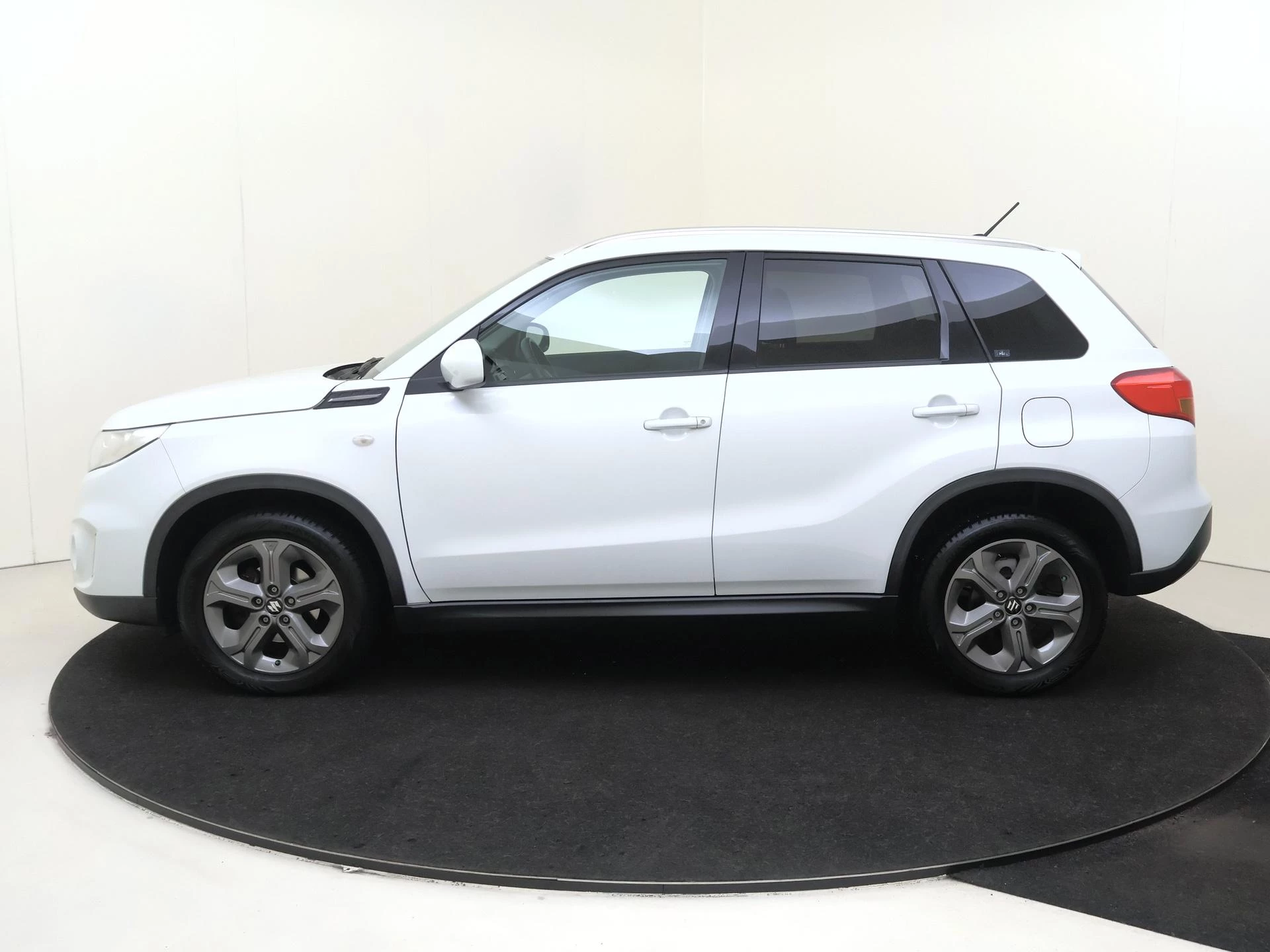 Suzuki-Vitara-image-7