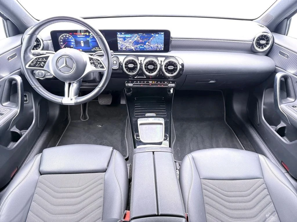 Mercedes-Benz-A-Klasse-image-6