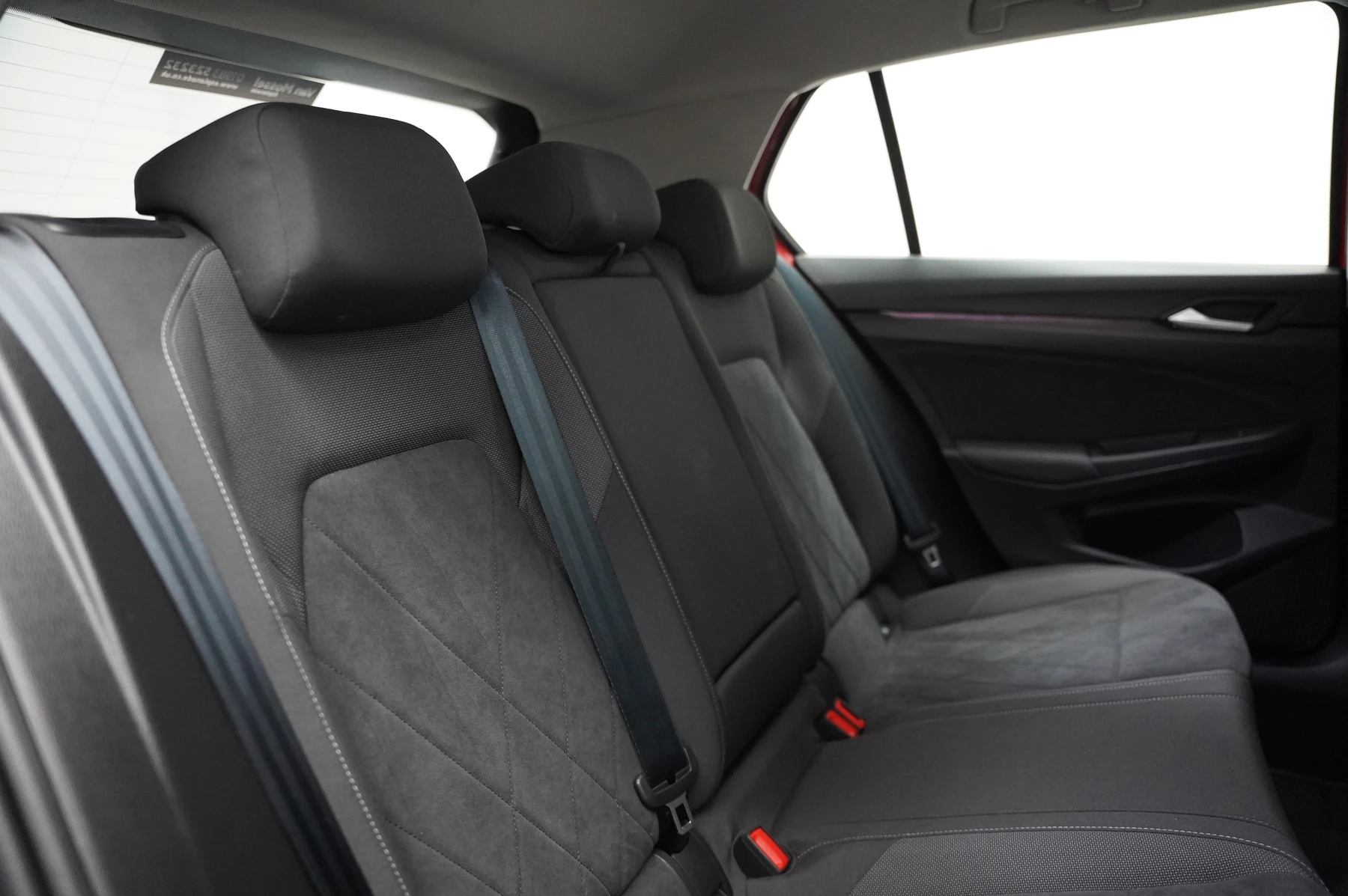 Volkswagen-Golf-image-12