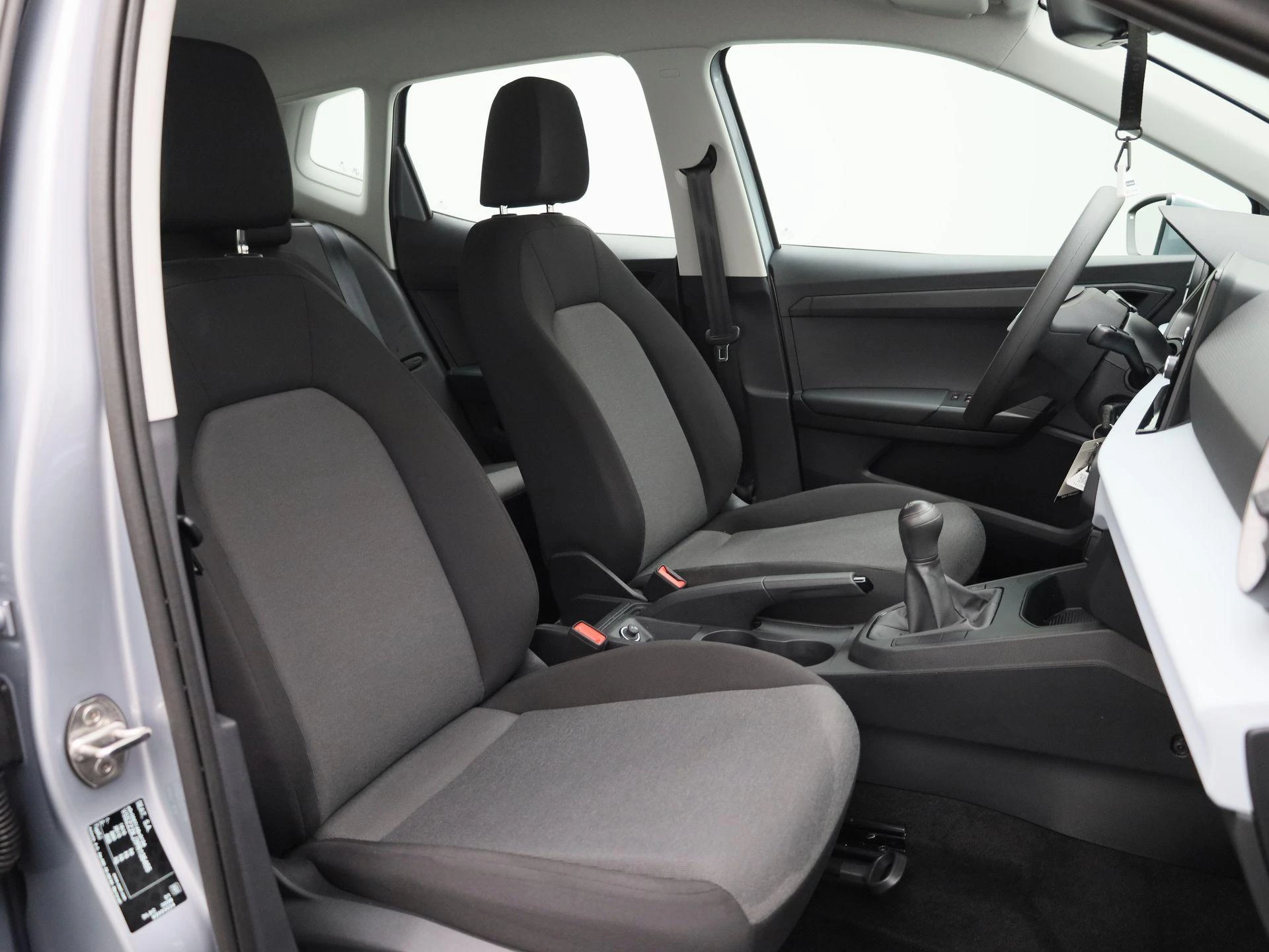 SEAT-Arona-image-27