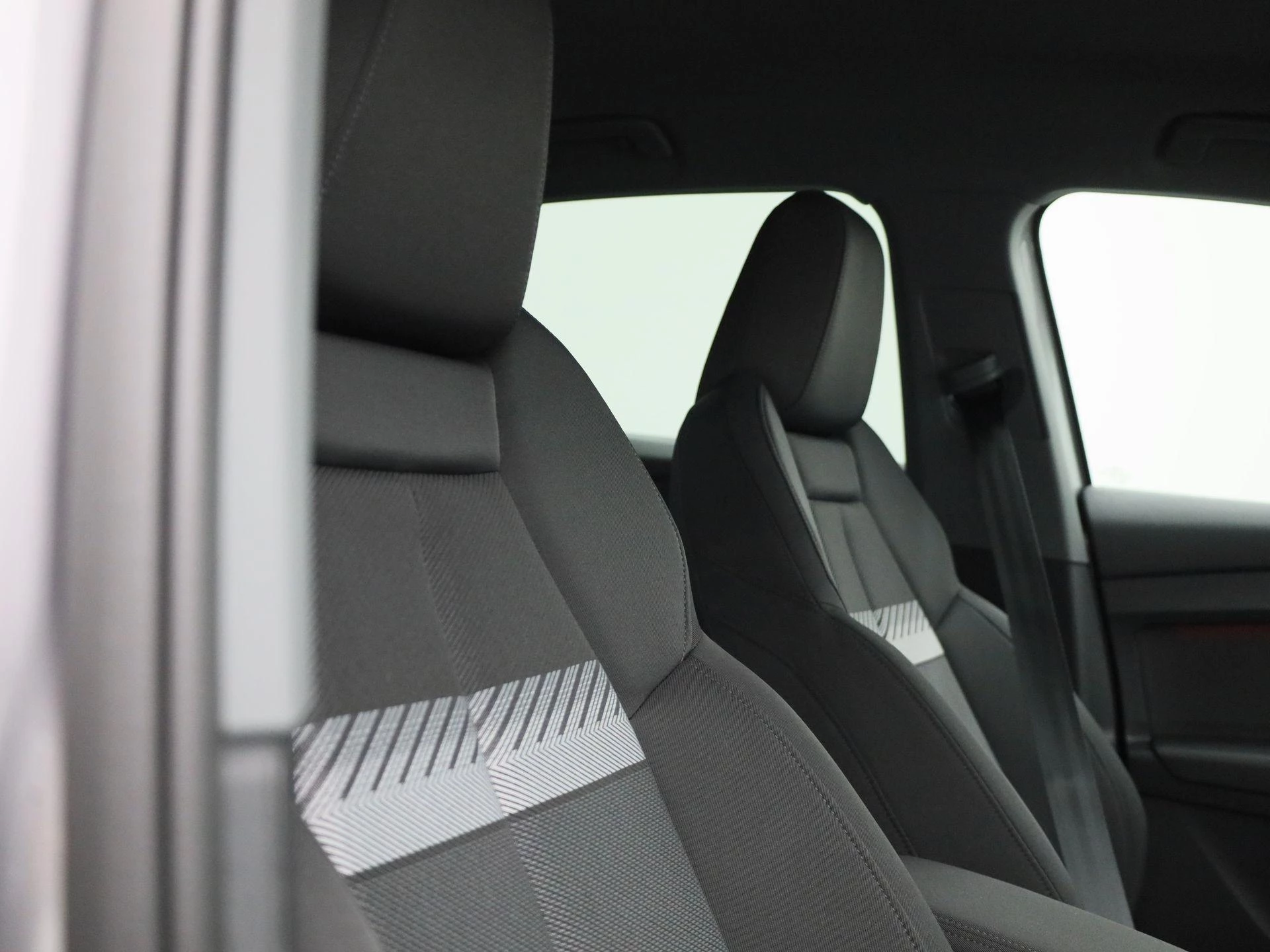 Audi-Q4 e-tron-image-19