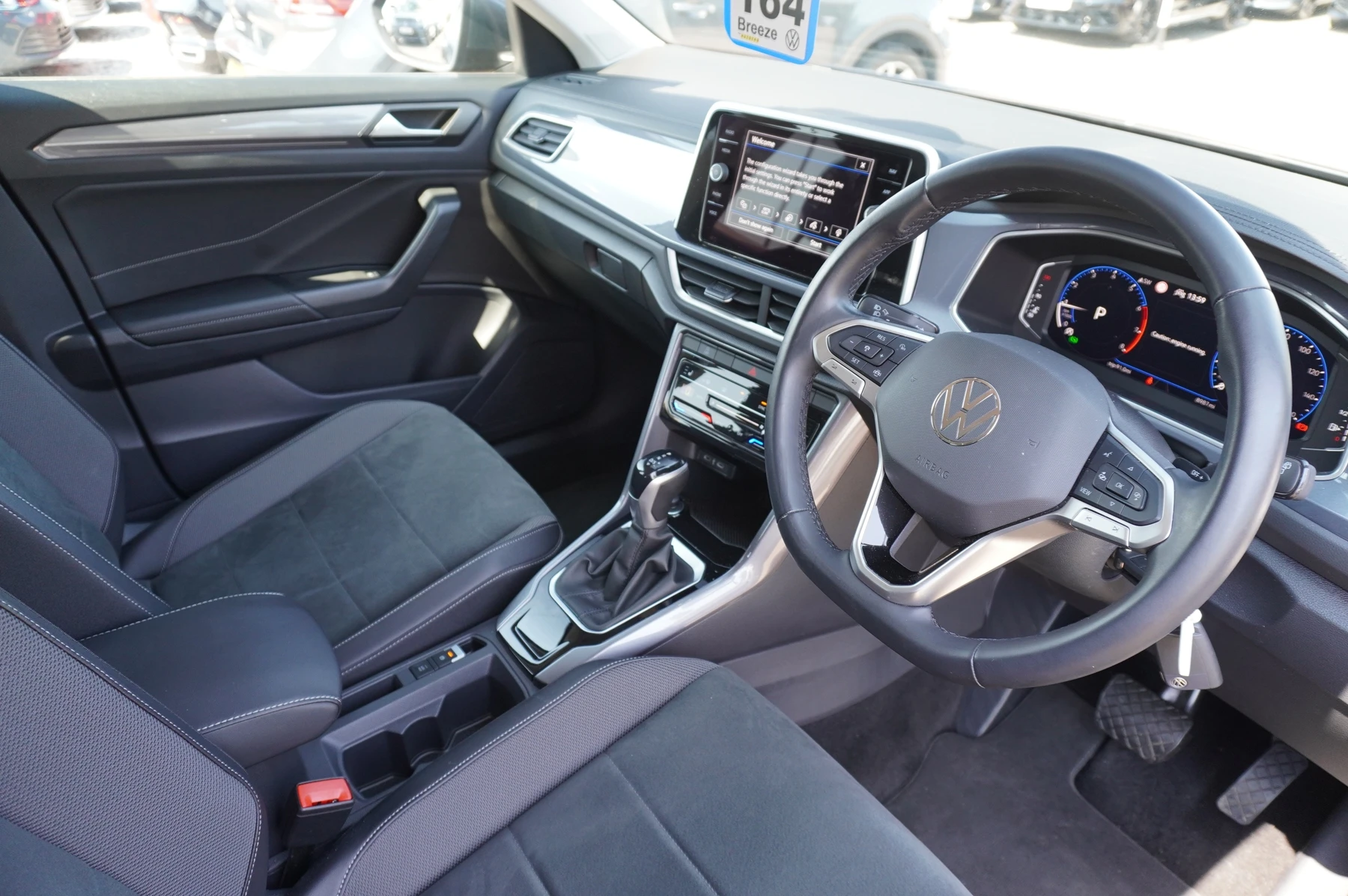 Volkswagen-T-Roc-image-5