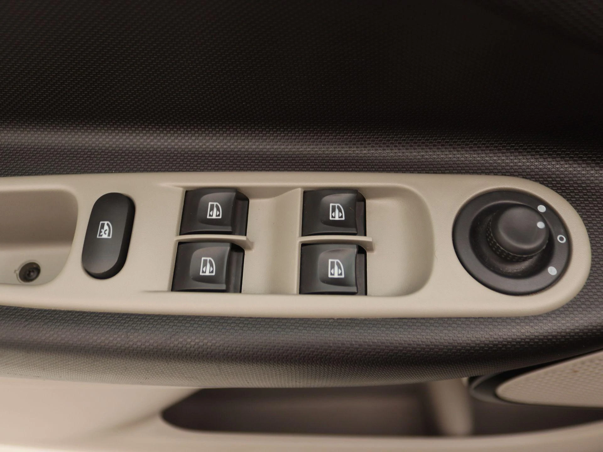 Renault-ZOE-image-19