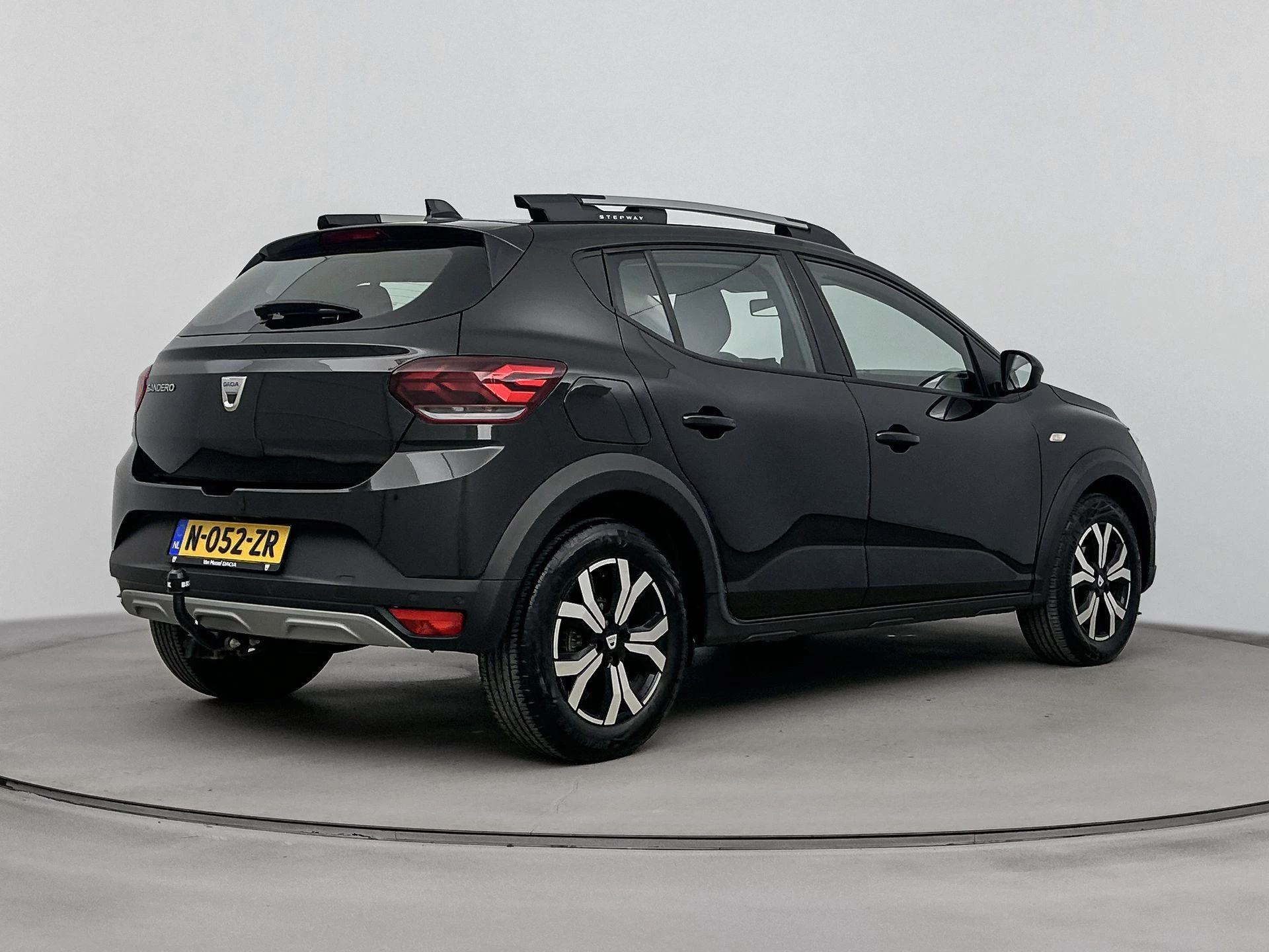 Dacia-Sandero Stepway-image-3