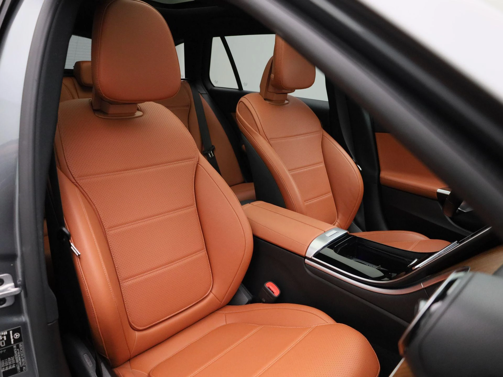 Mercedes-Benz-C-Klasse-image-46