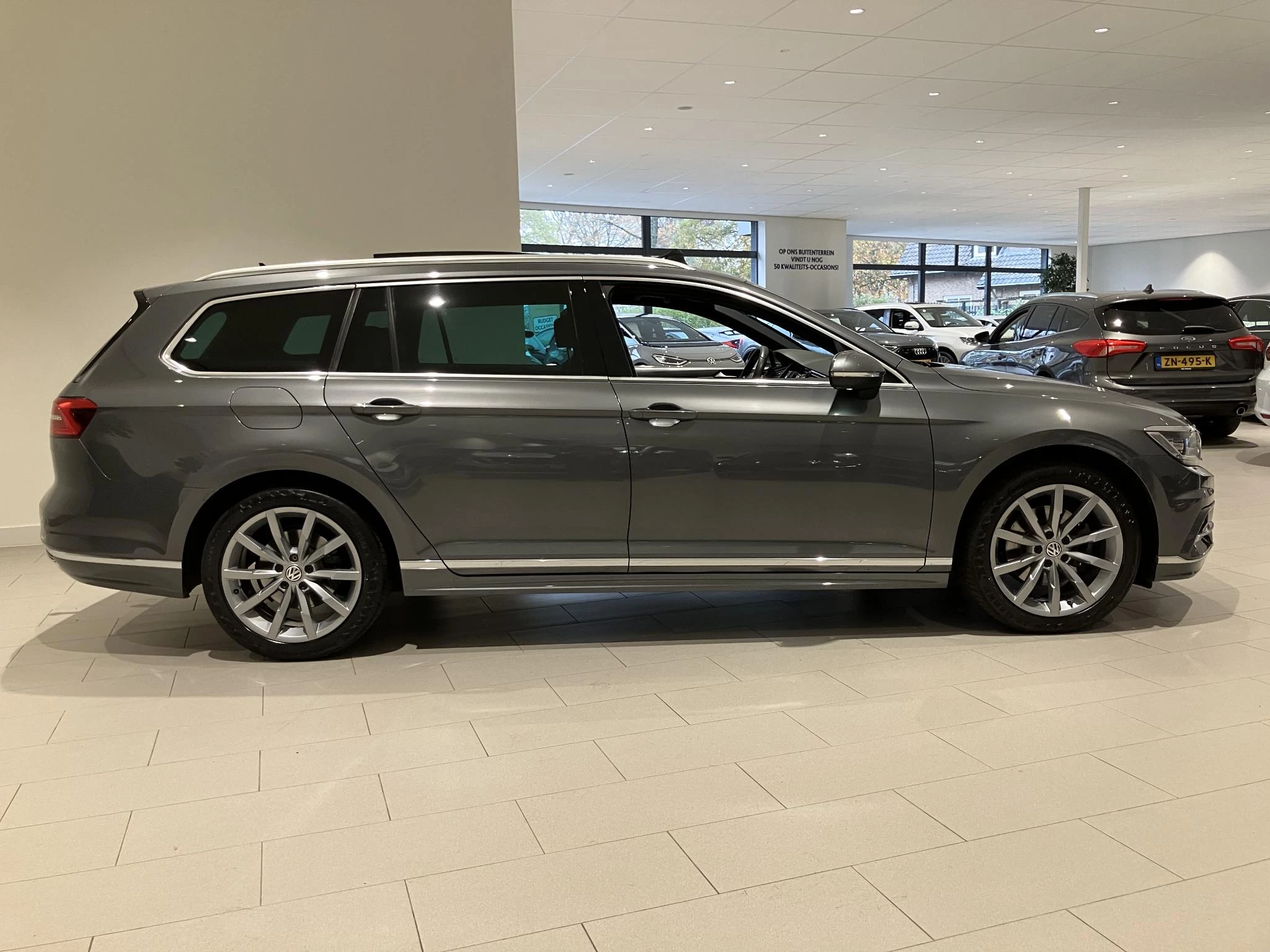 Volkswagen-Passat-image-9
