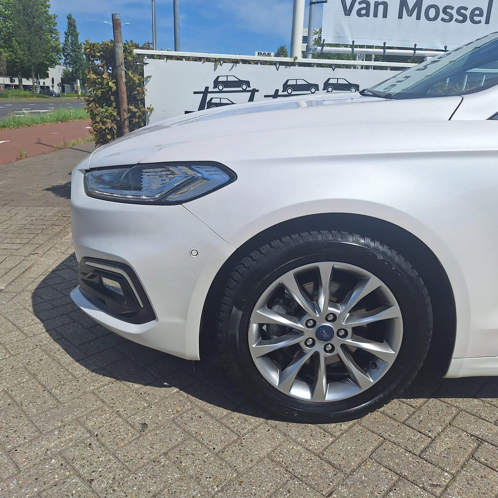 Ford Mondeo Wagon 2.0 IVCT HEV Titanium