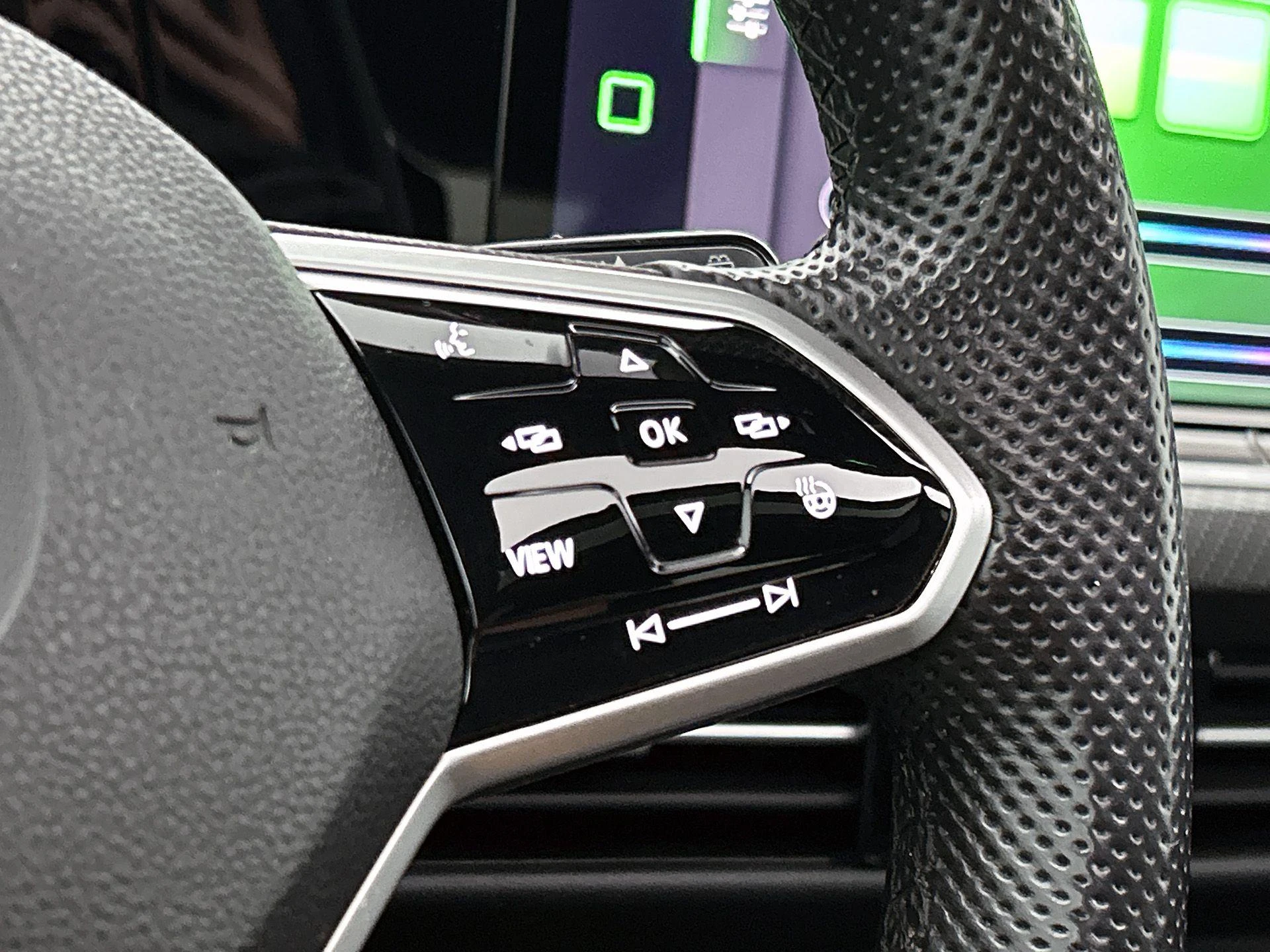 Volkswagen Golf 1.5 eTSI R-Line