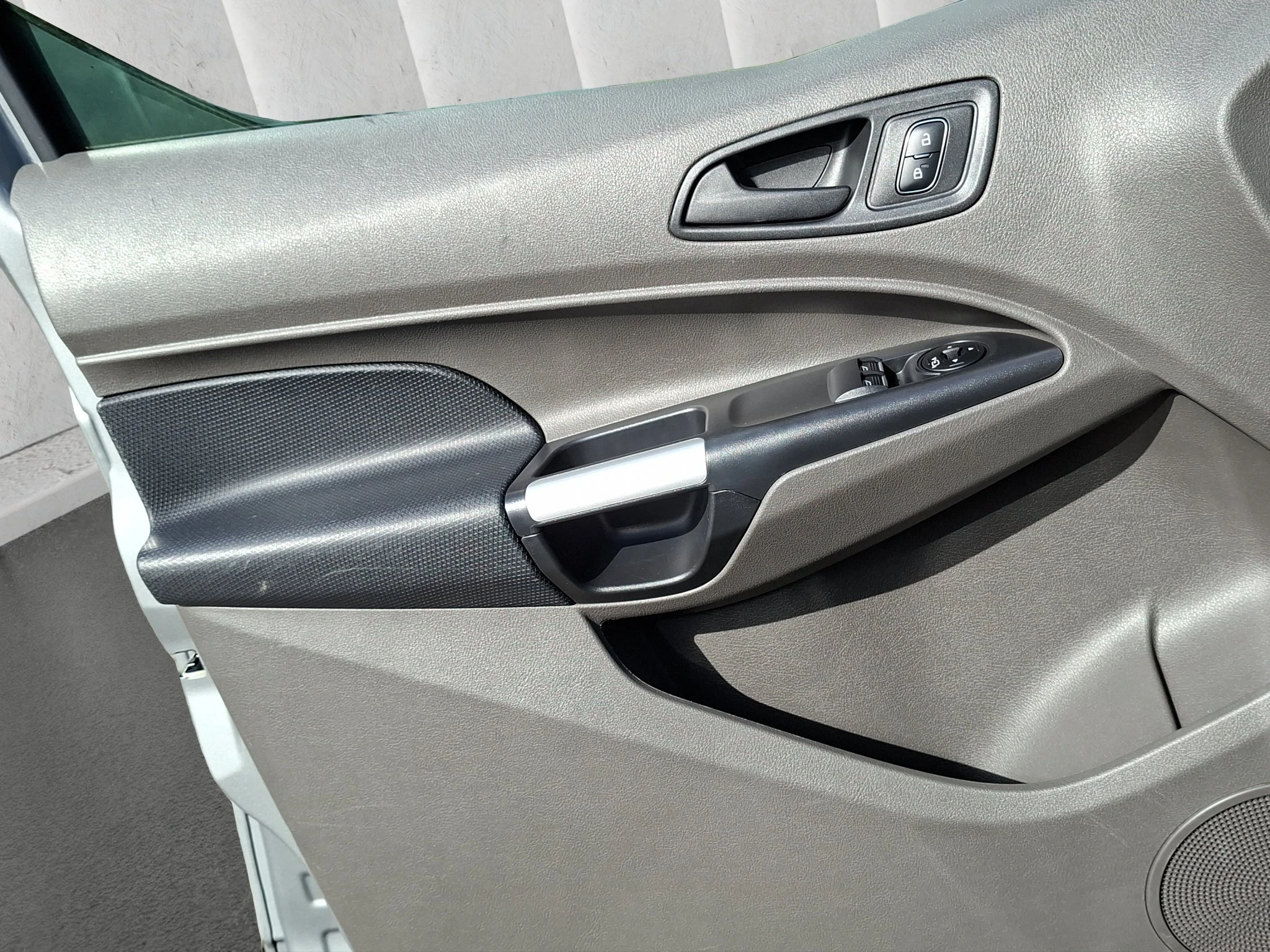 Ford-Transit Connect-image-15
