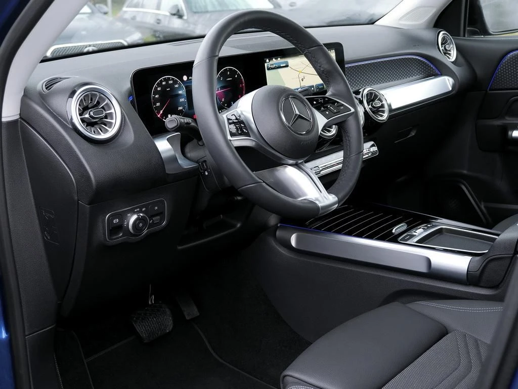 Mercedes-Benz-GLB 200 d-image-7