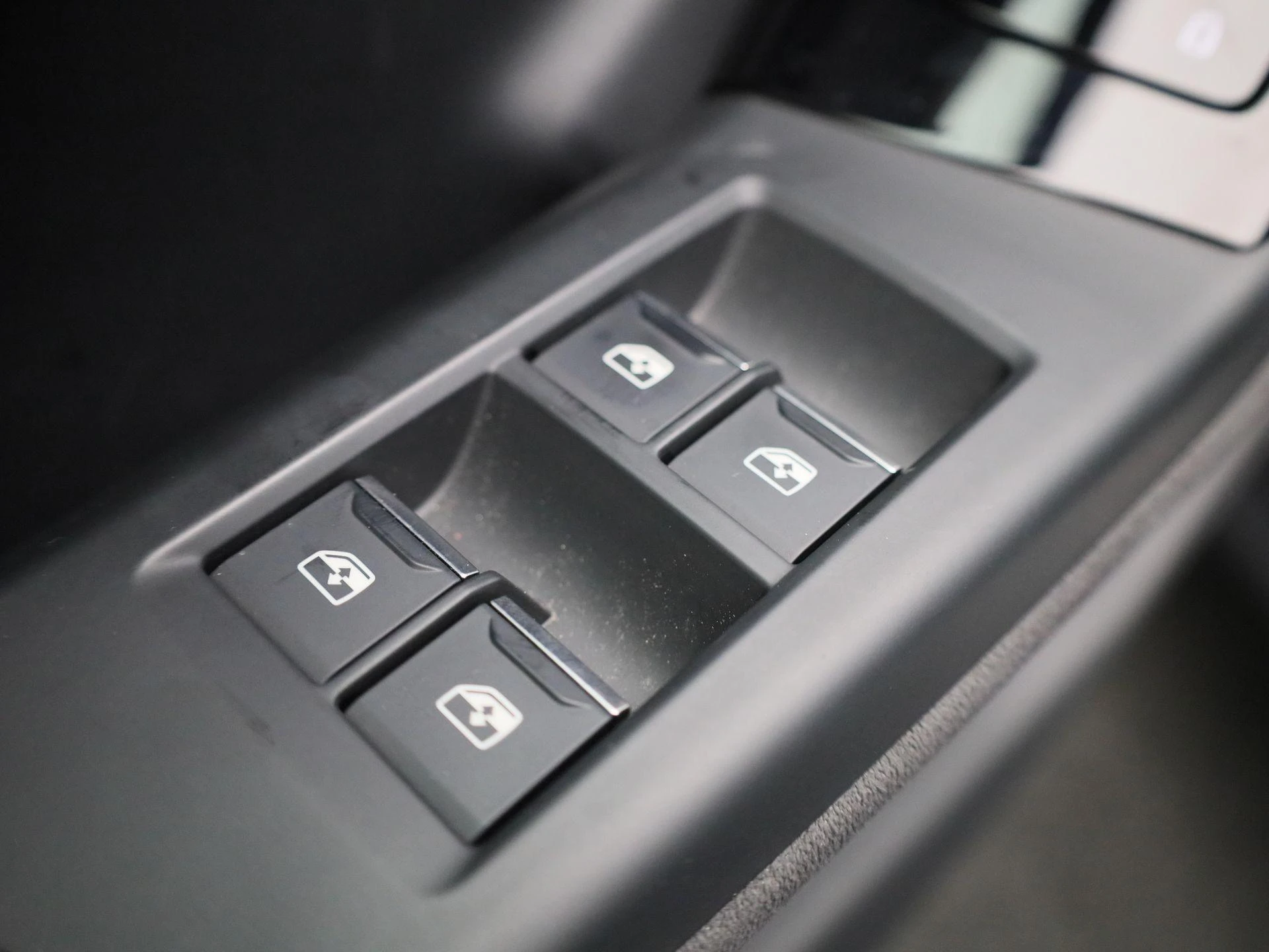 Audi-Q6 e-tron-image-43
