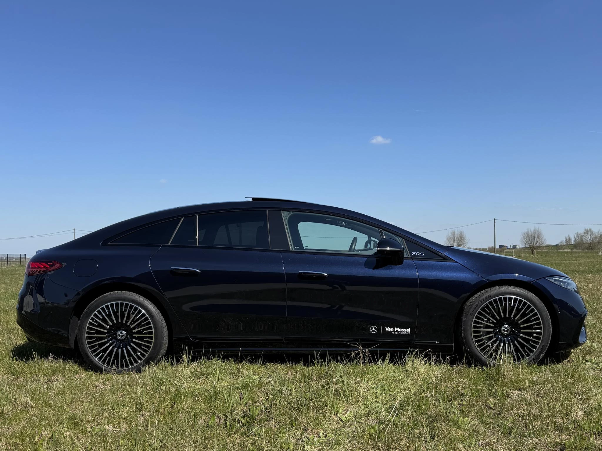 Mercedes-Benz EQS 450+ AMG Line + 4J MB GARANTIE + LEDER + BURMESTER + PANO +