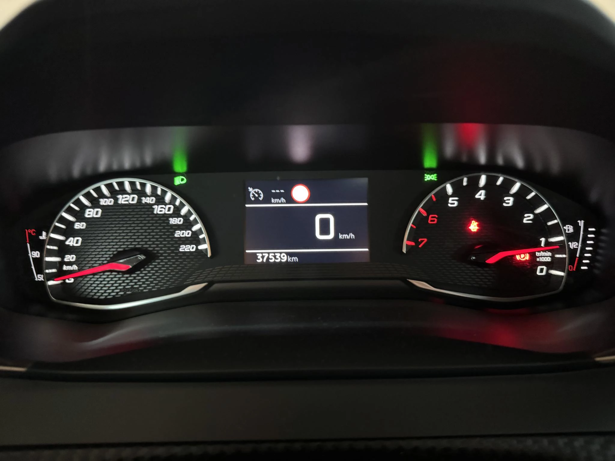 Peugeot-208-image-13