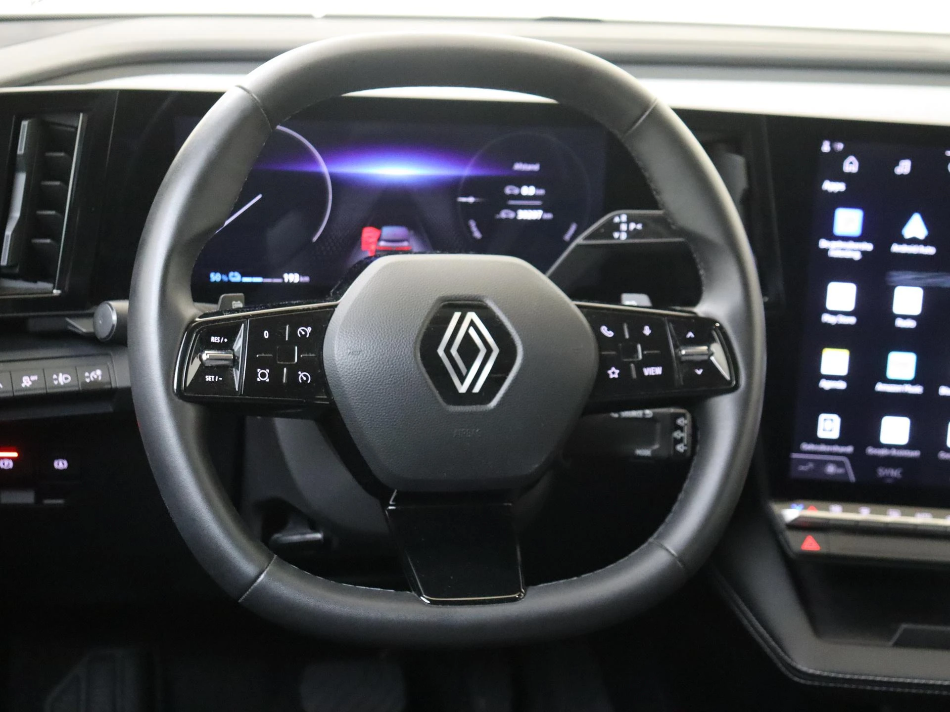 Renault-Megane E-Tech-image-9